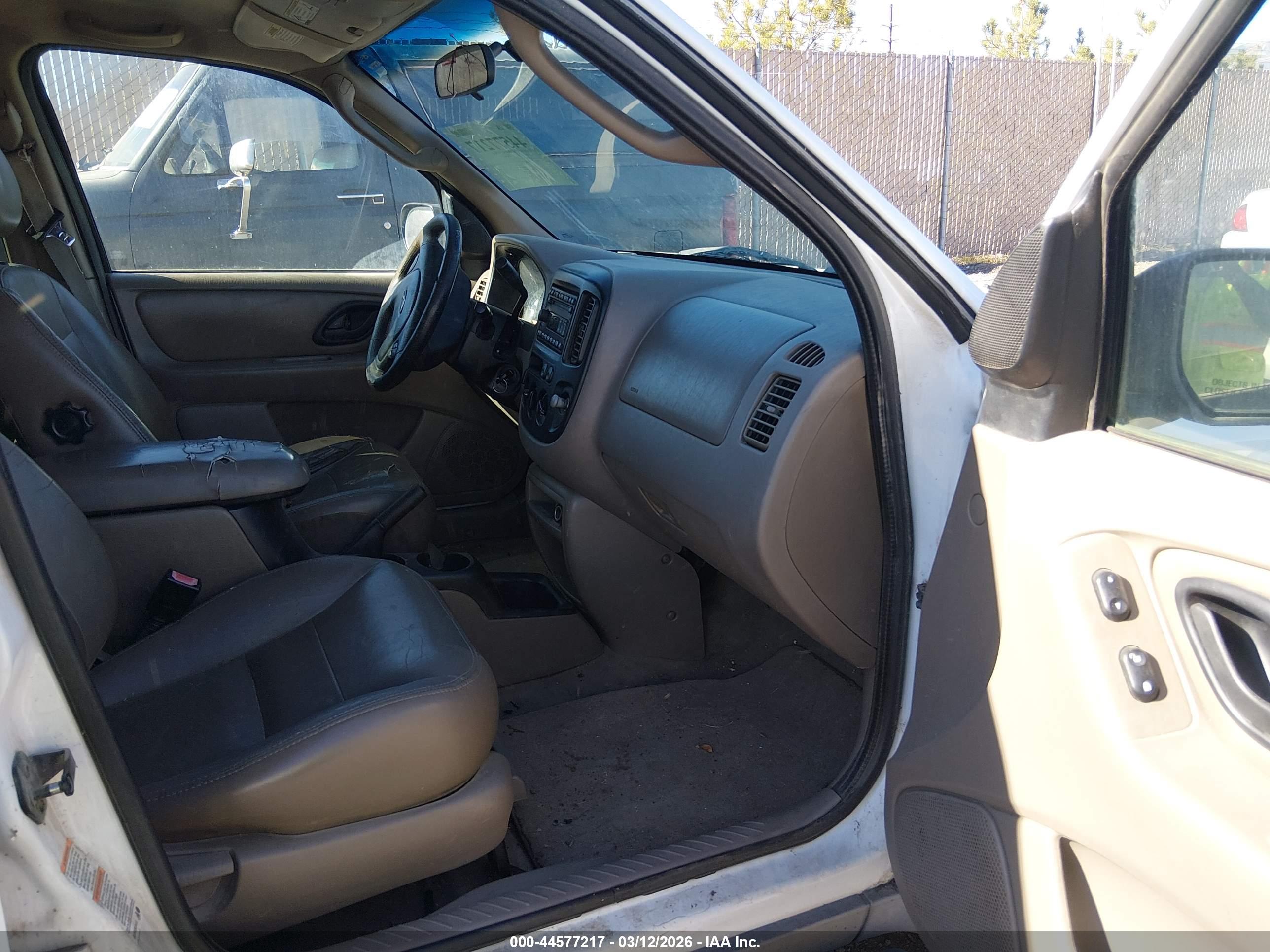 FORD ESCAPE image 5