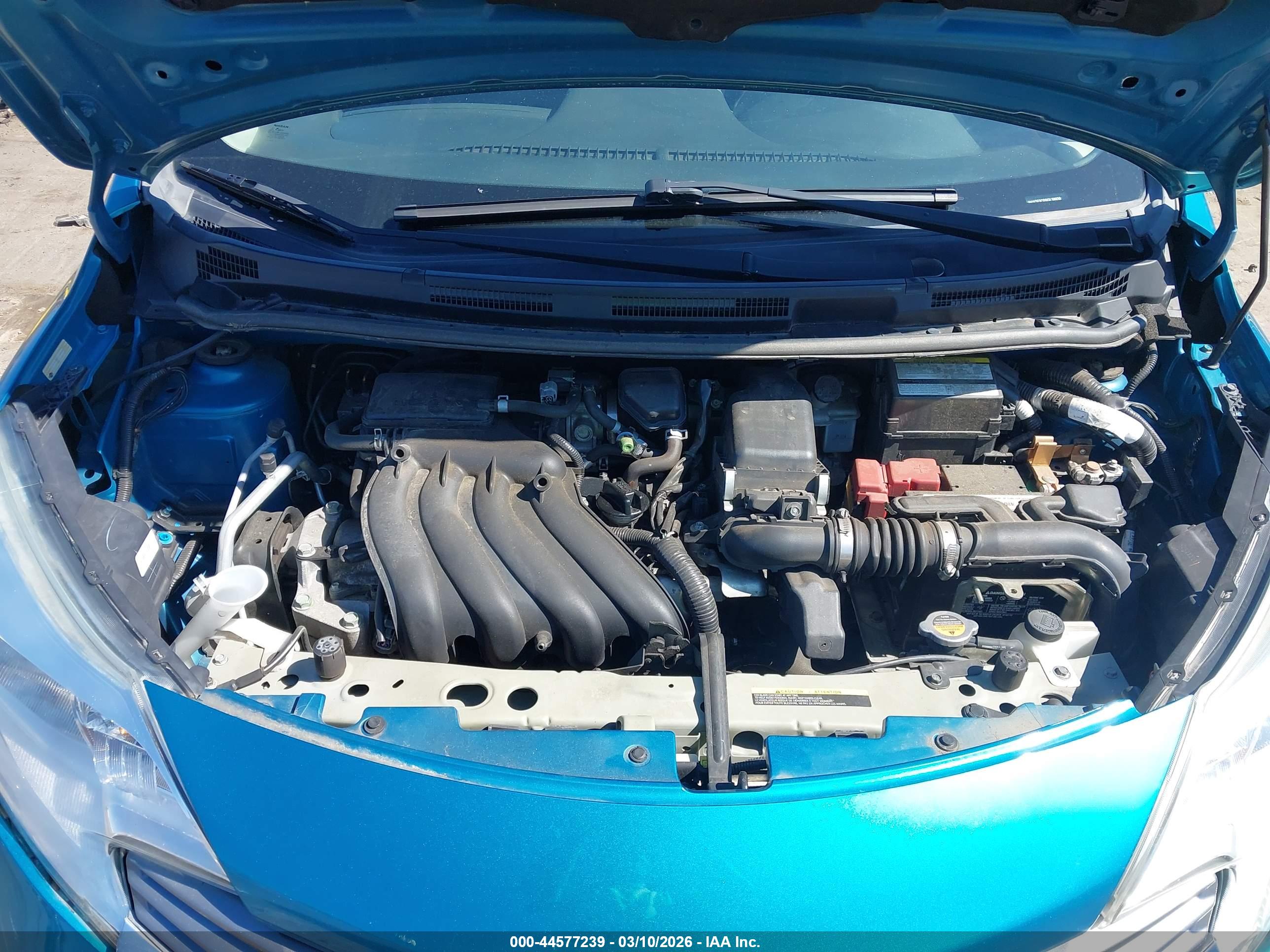 NISSAN VERSA image 10