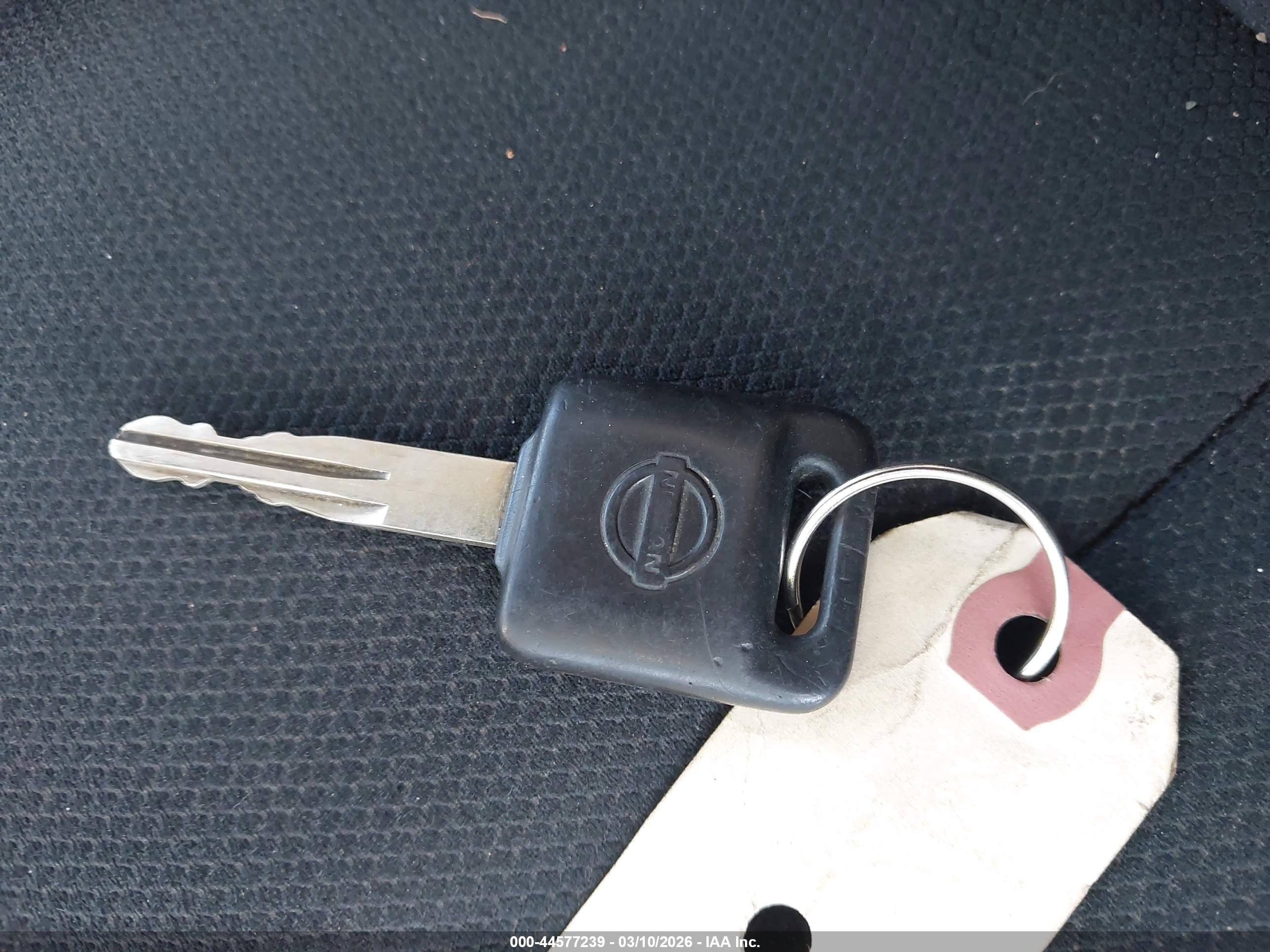 NISSAN VERSA image 11