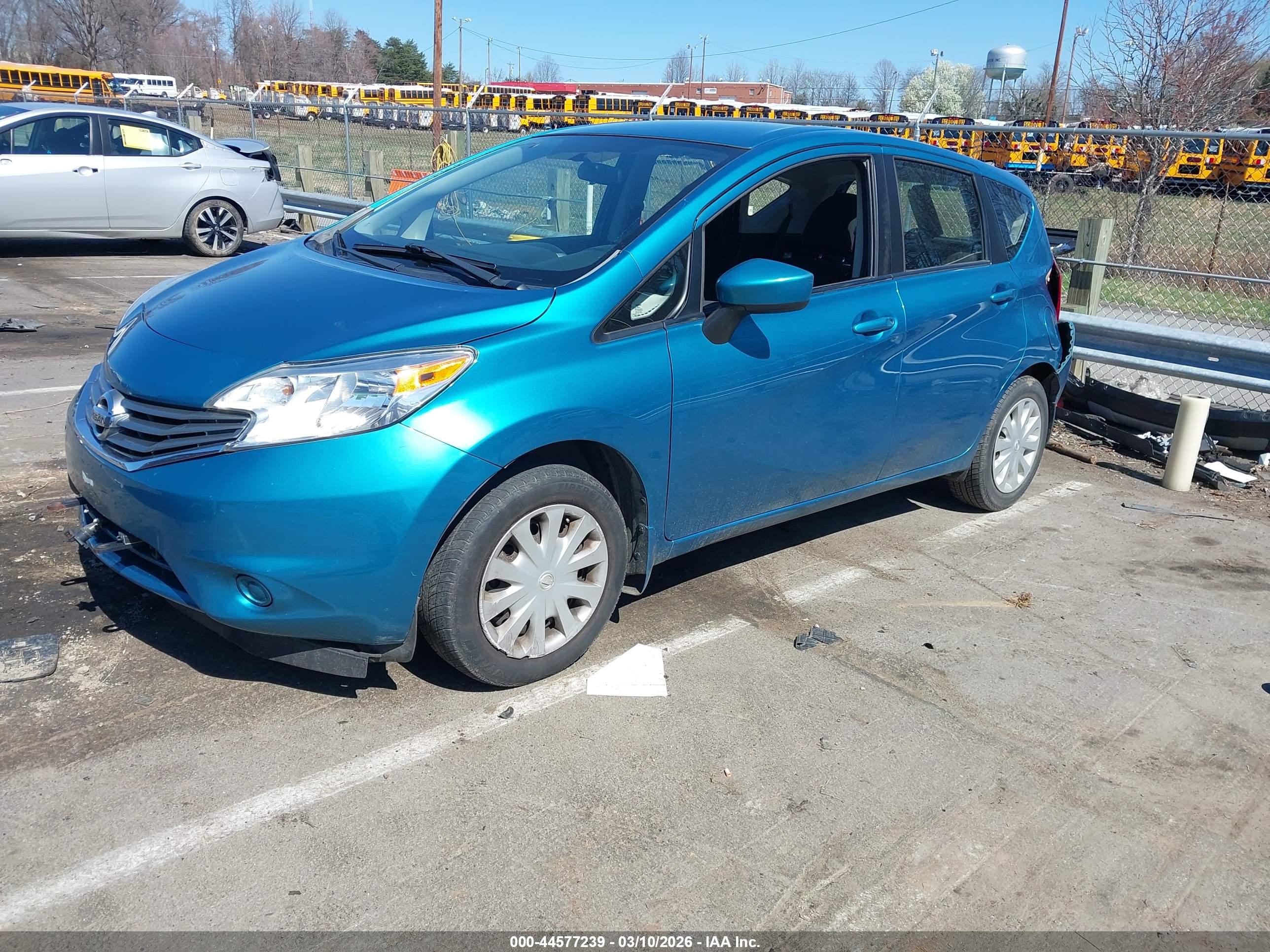 NISSAN VERSA image 2