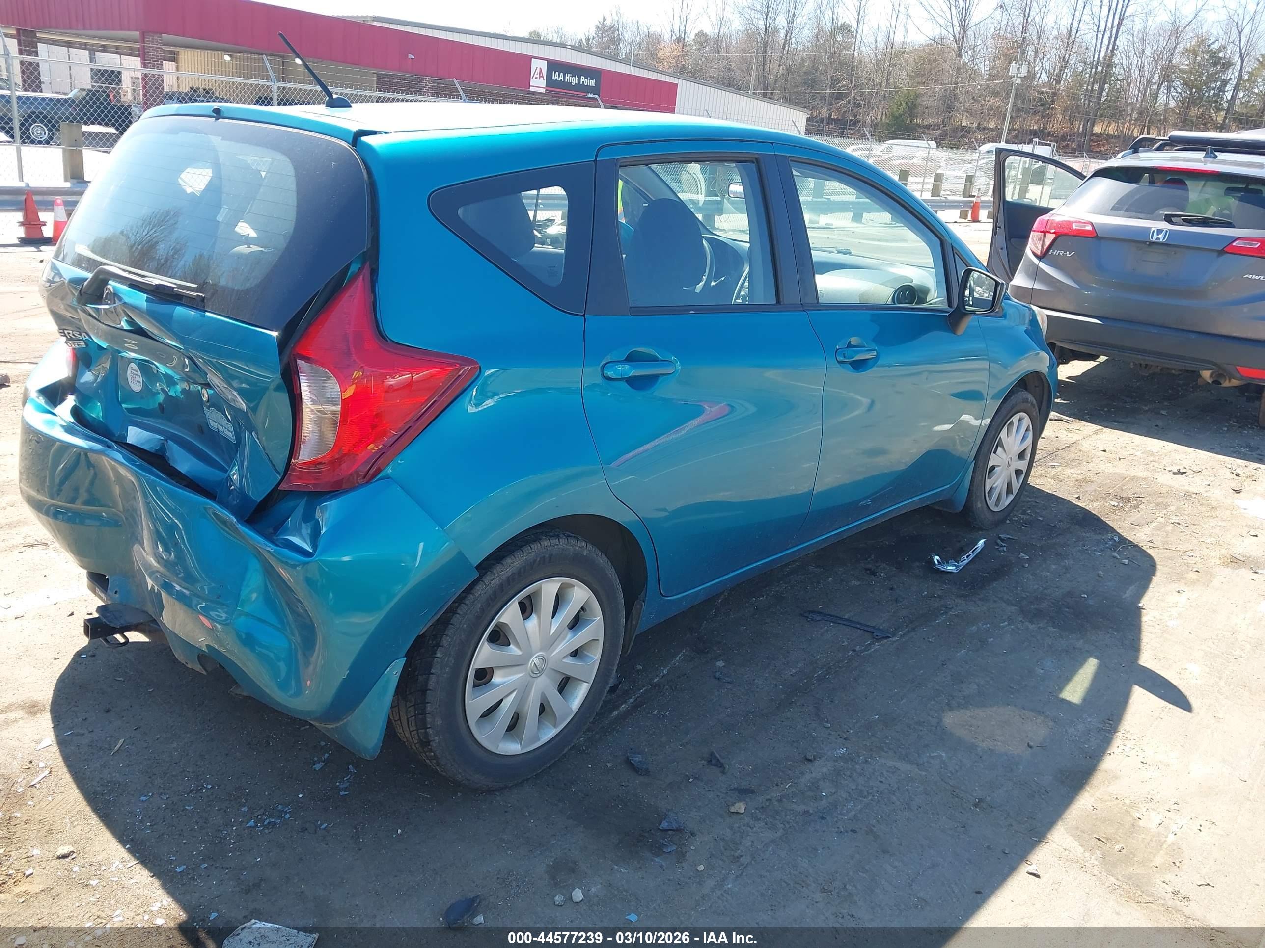 NISSAN VERSA image 4