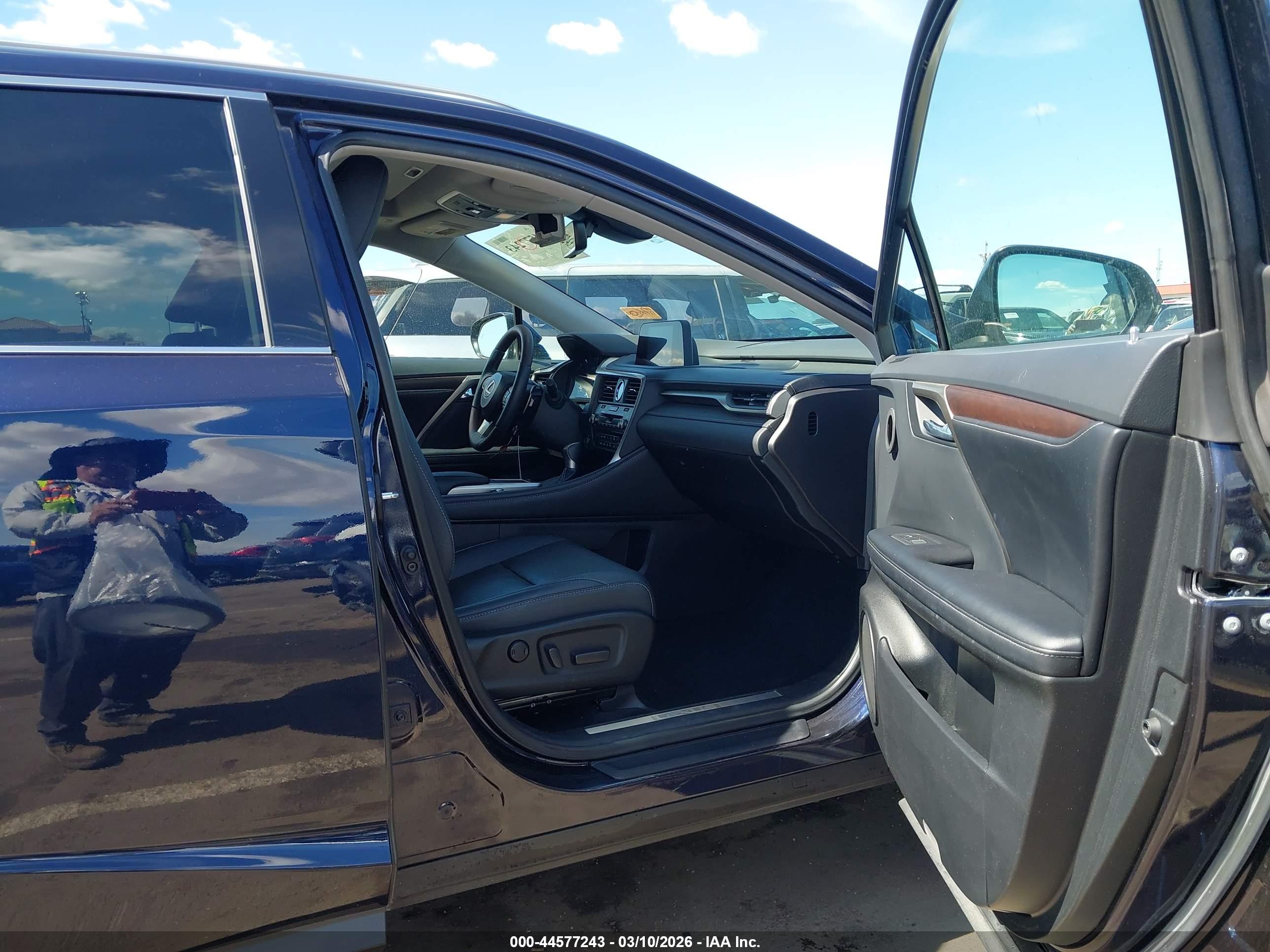 LEXUS RX image 5