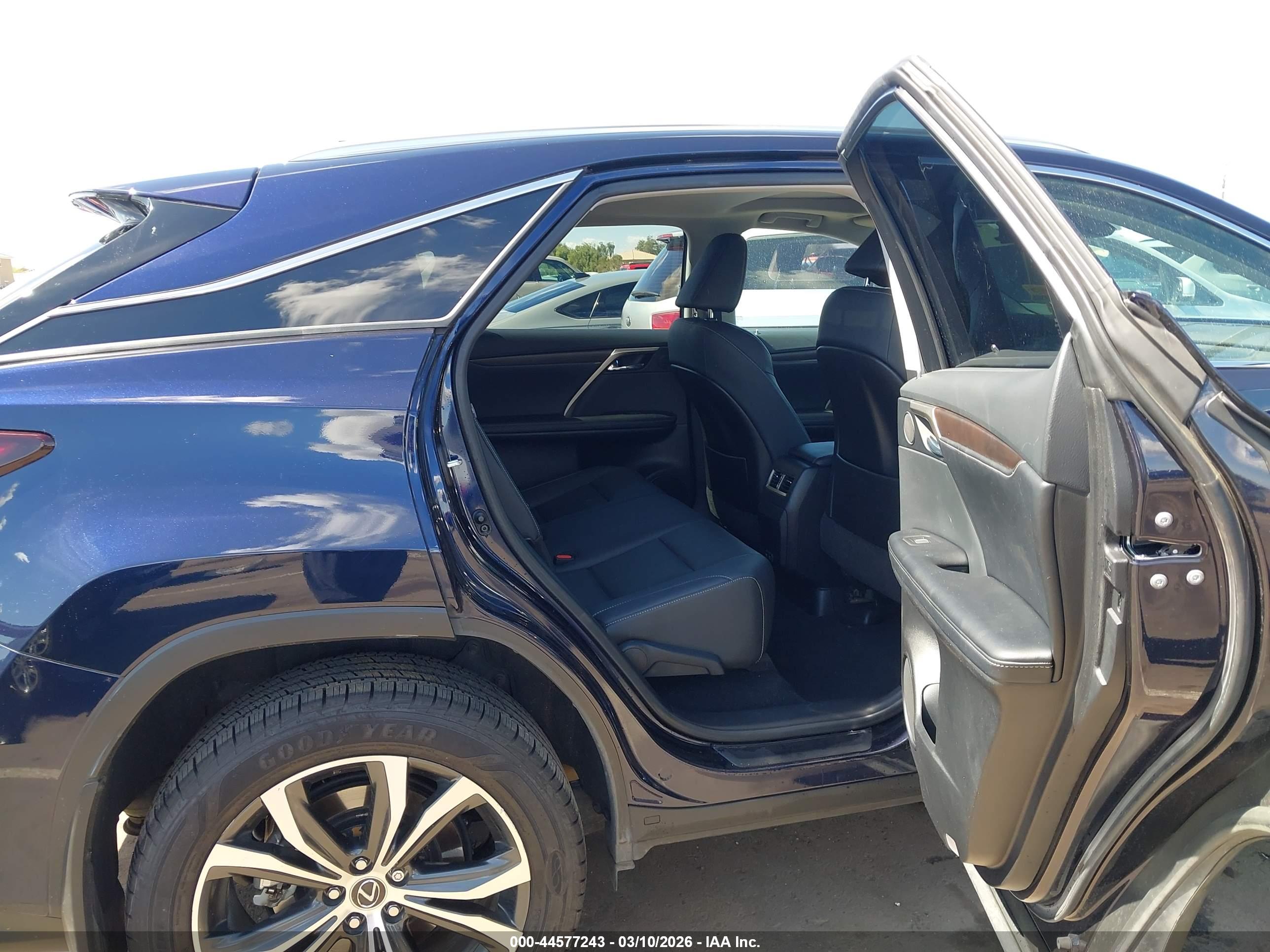 LEXUS RX image 8
