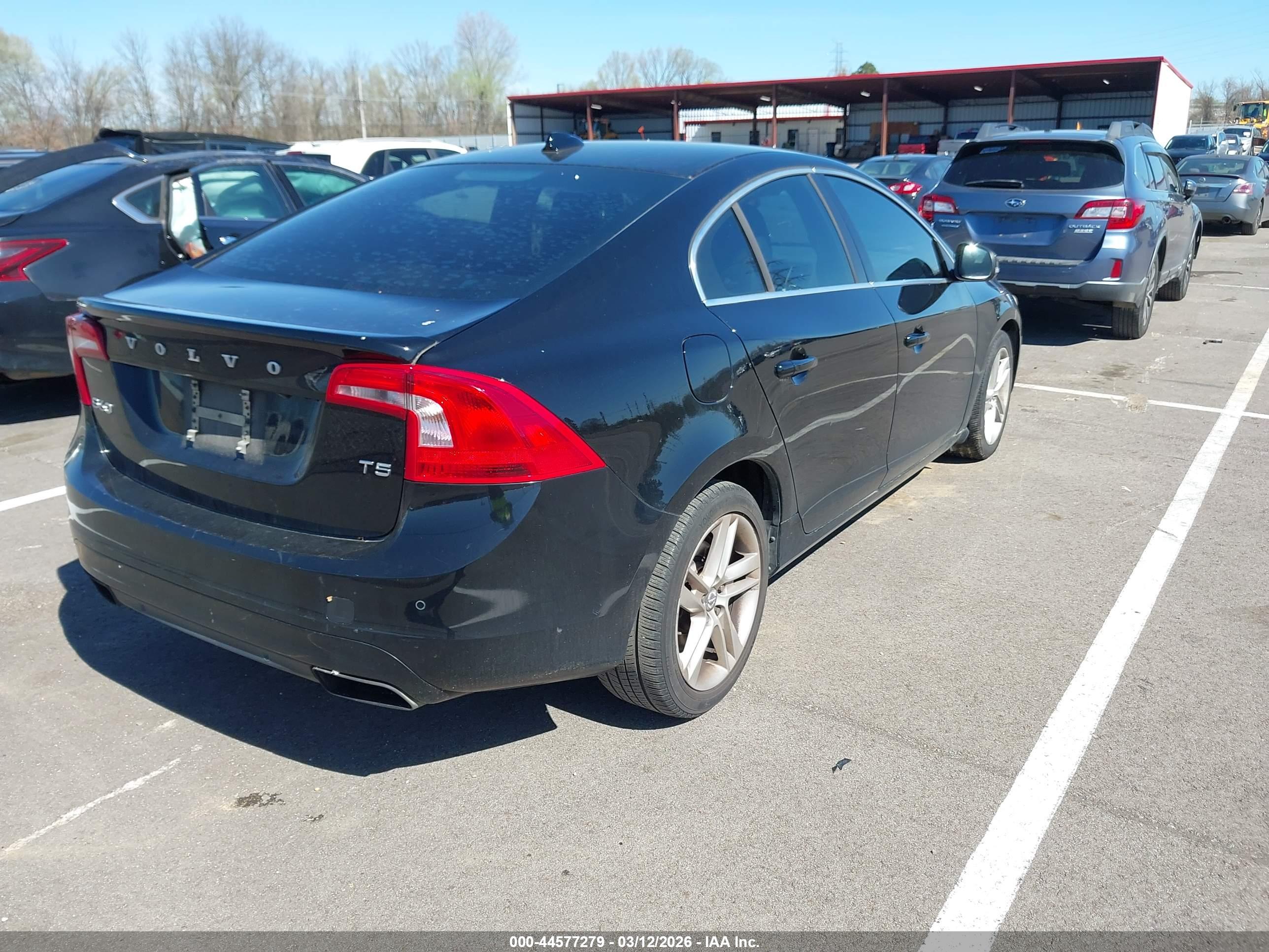 VOLVO S60 image 4