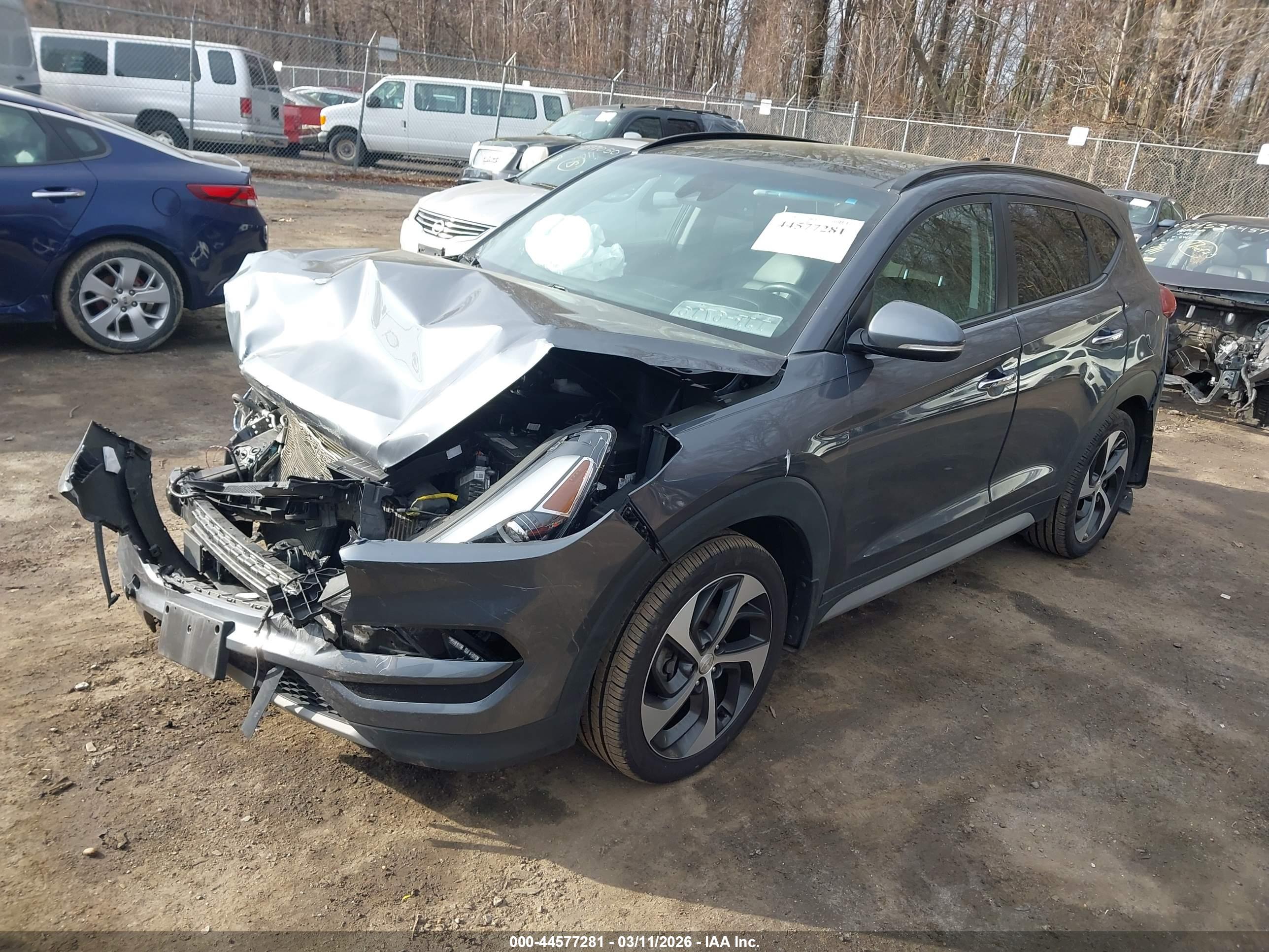 HYUNDAI TUCSON image 2