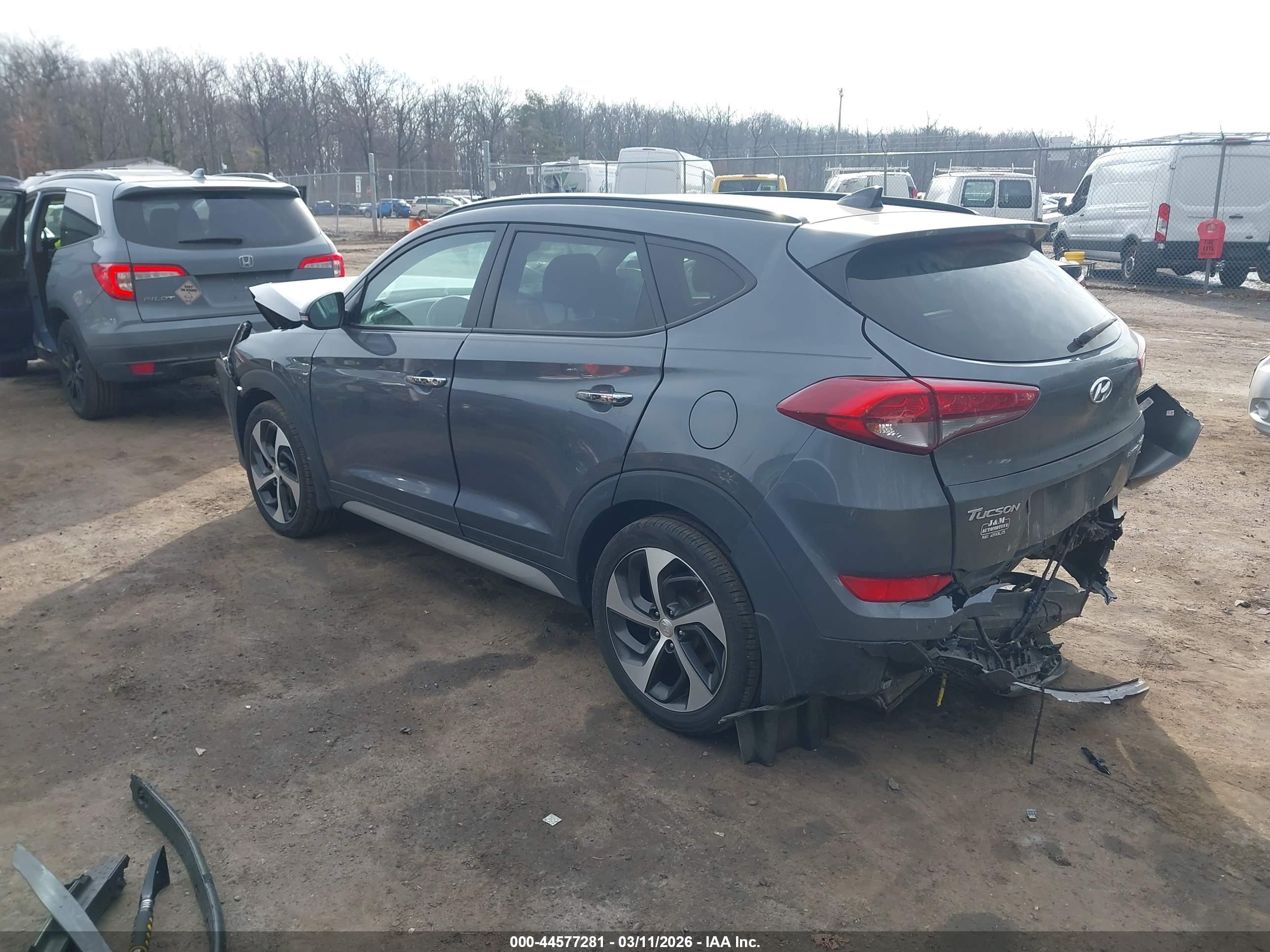 HYUNDAI TUCSON image 3