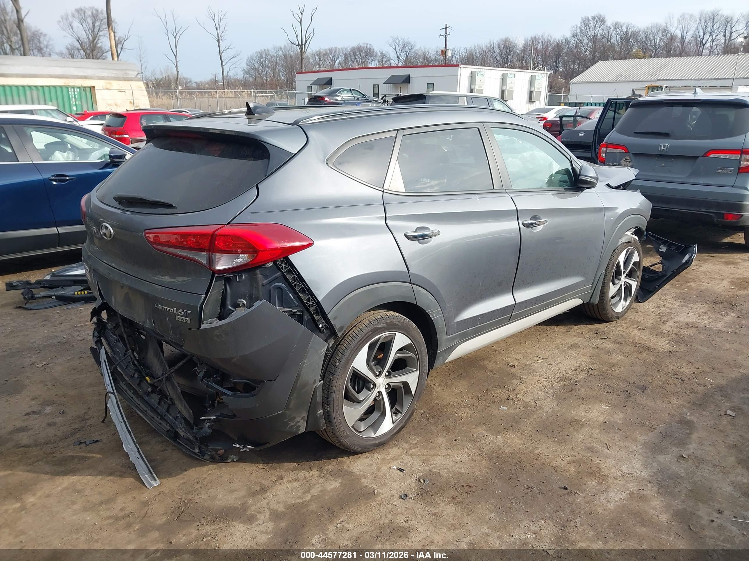 HYUNDAI TUCSON image 4