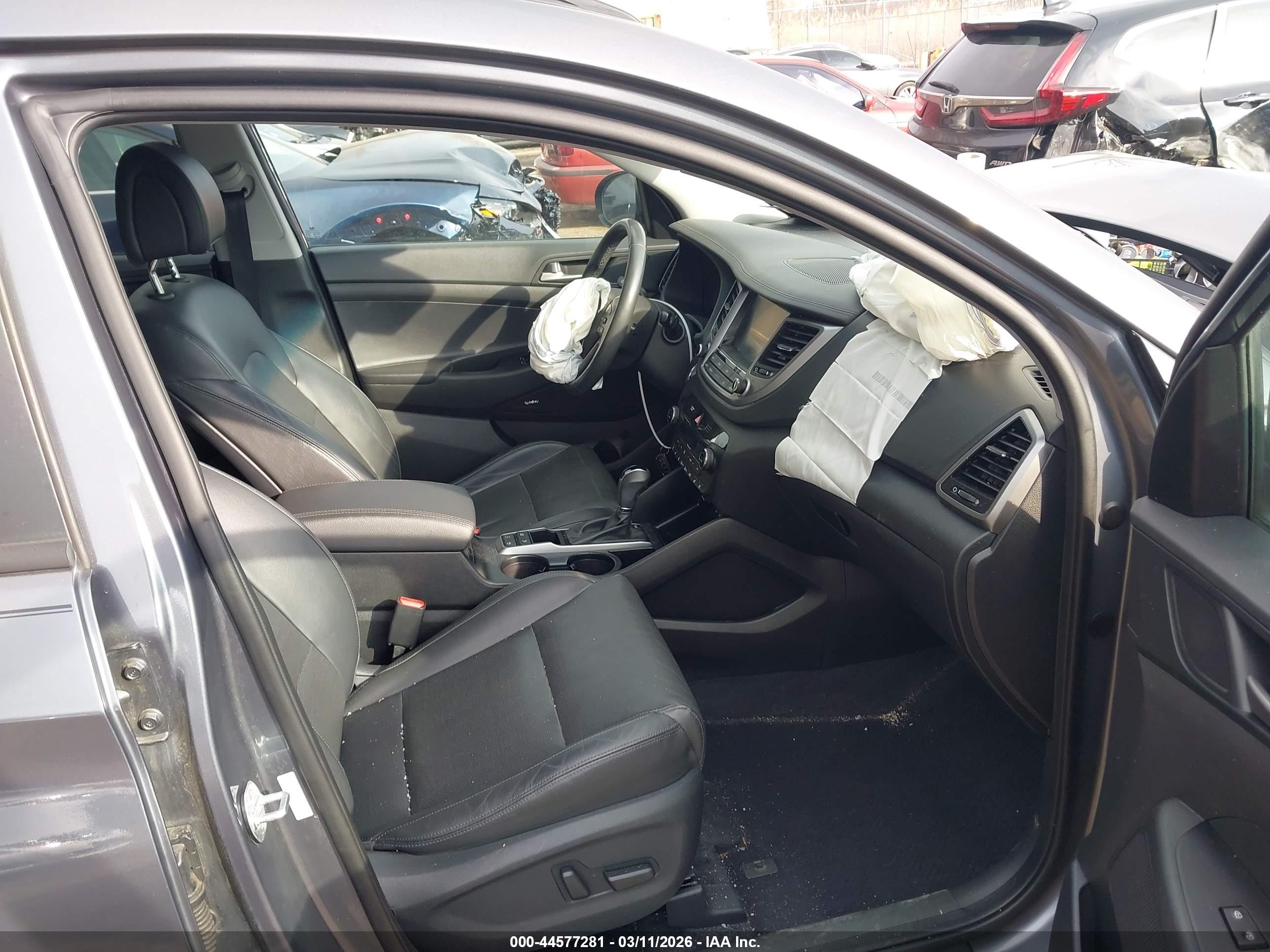 HYUNDAI TUCSON image 5