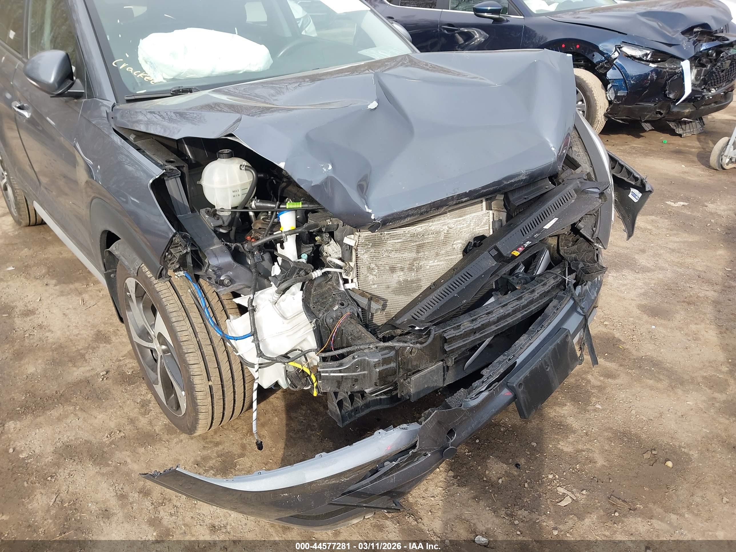 HYUNDAI TUCSON image 6
