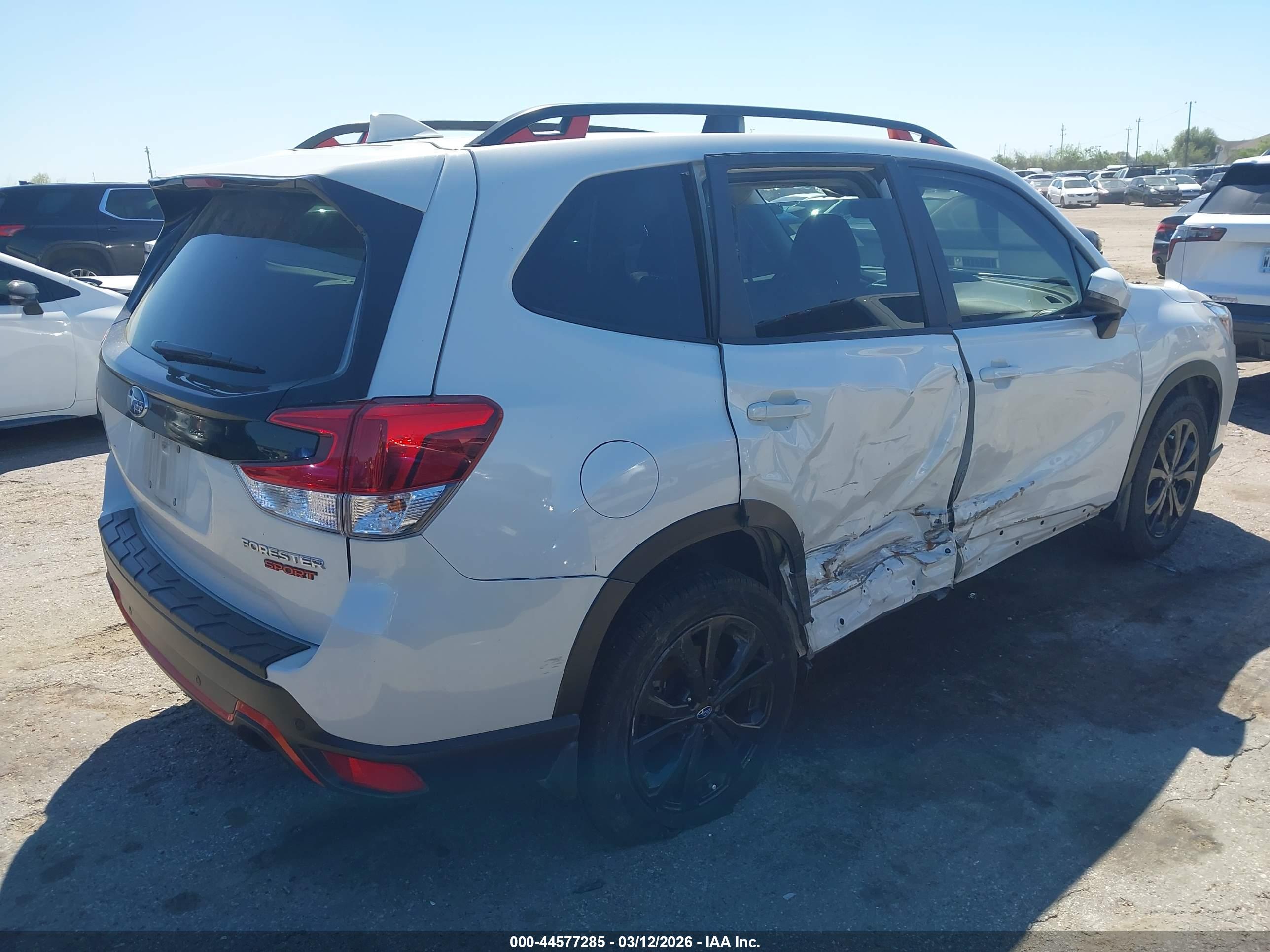 SUBARU FORESTER image 4
