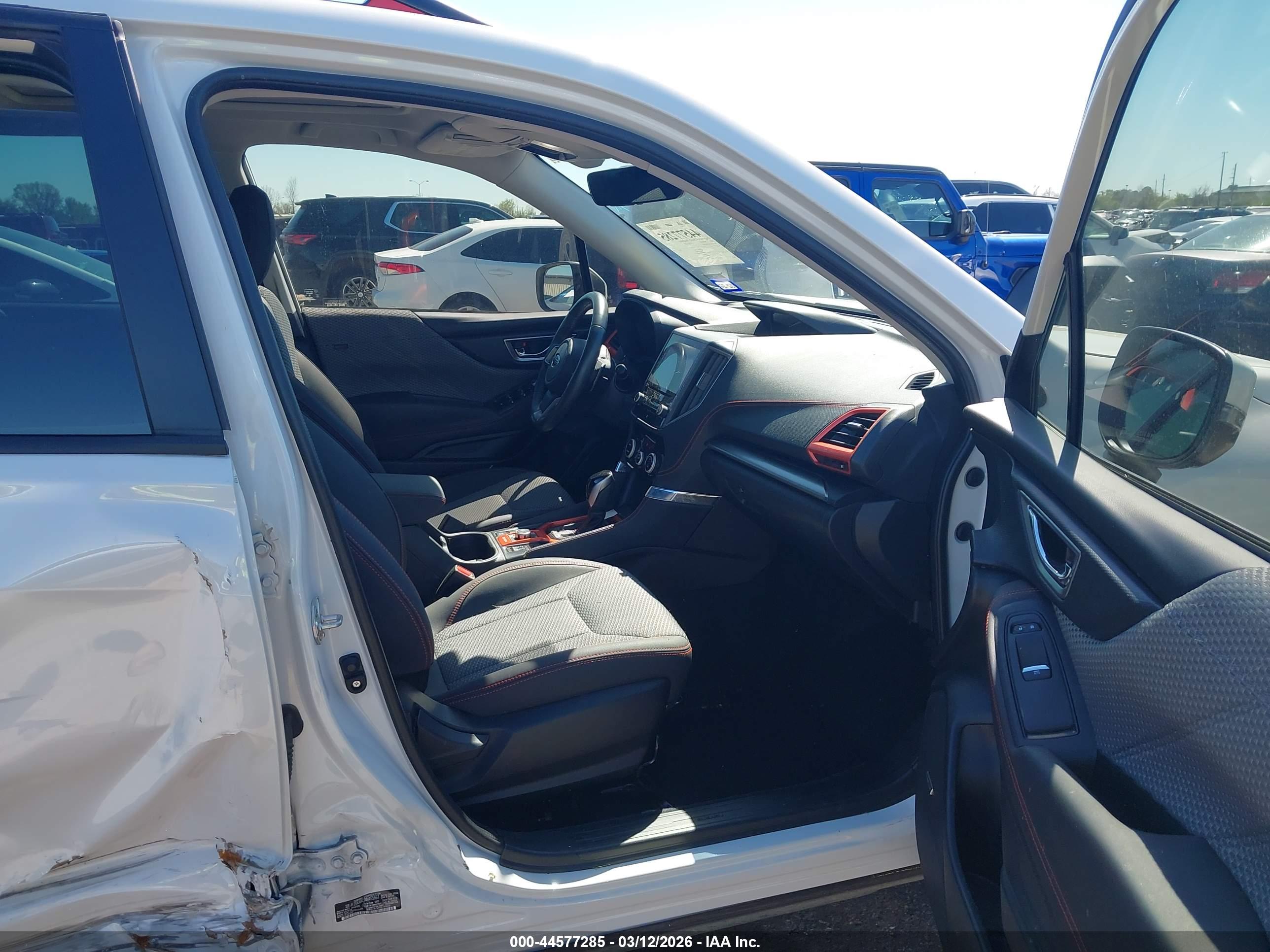 SUBARU FORESTER image 5