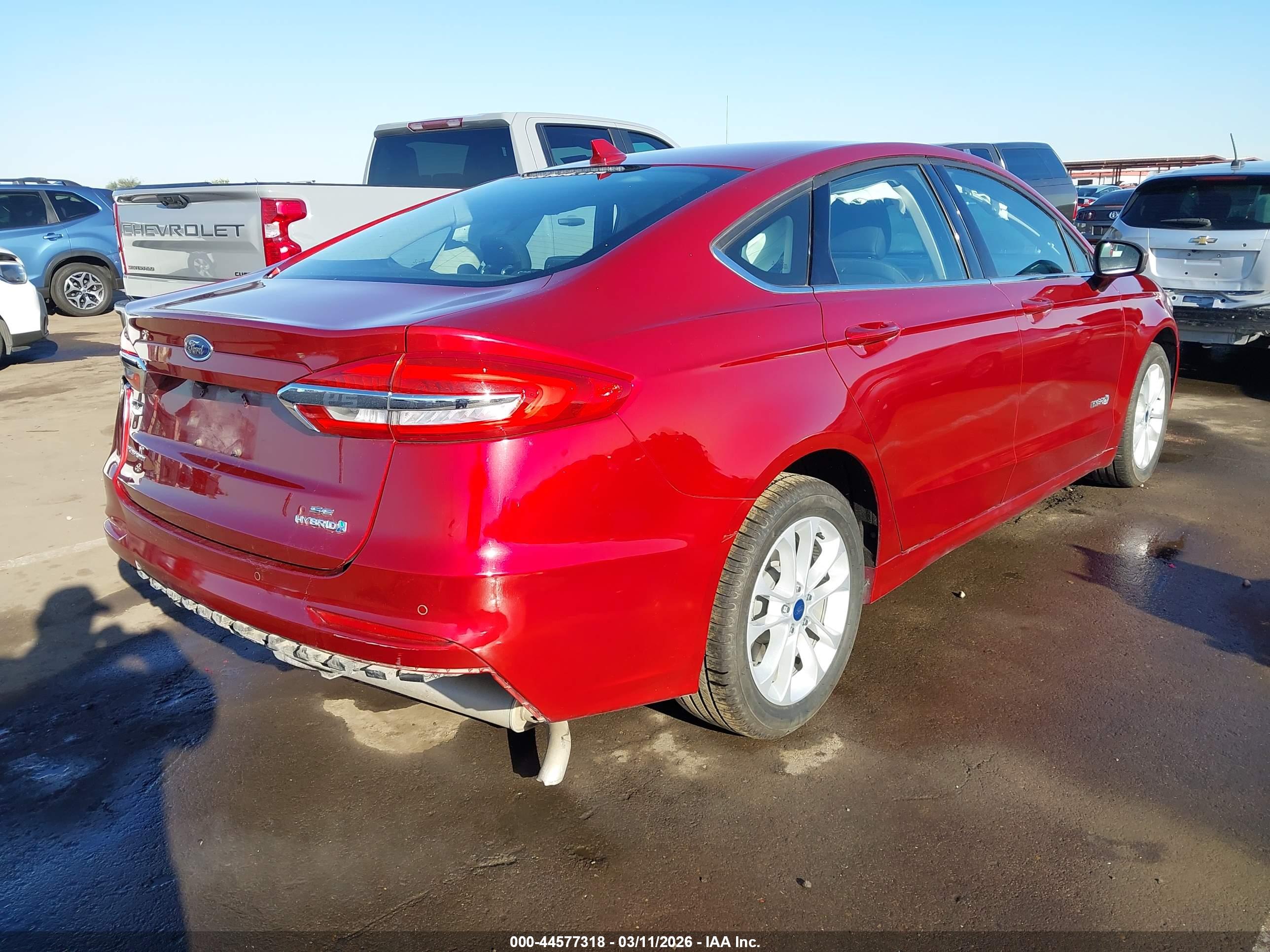 FORD FUSION image 4
