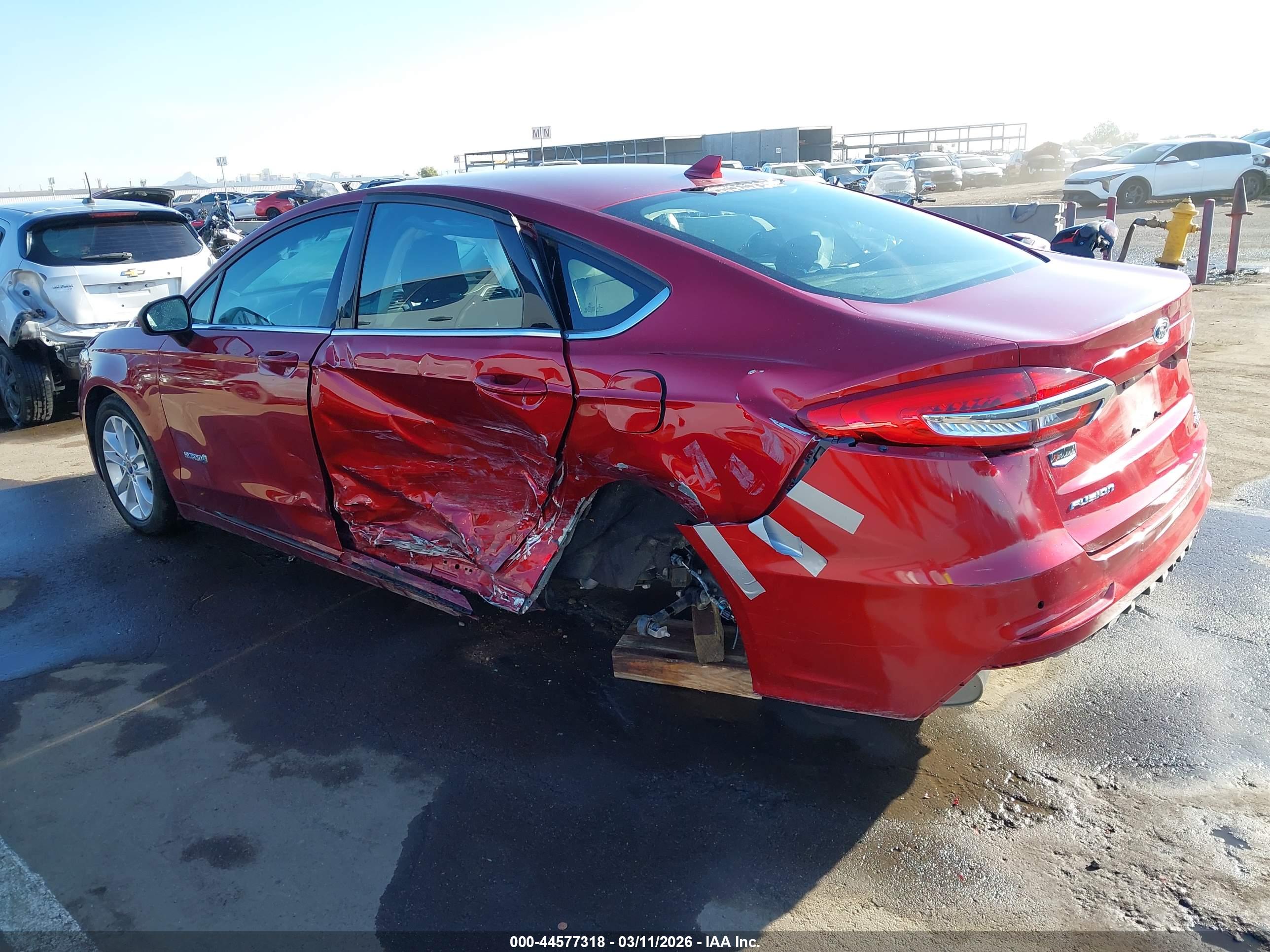 FORD FUSION image 6