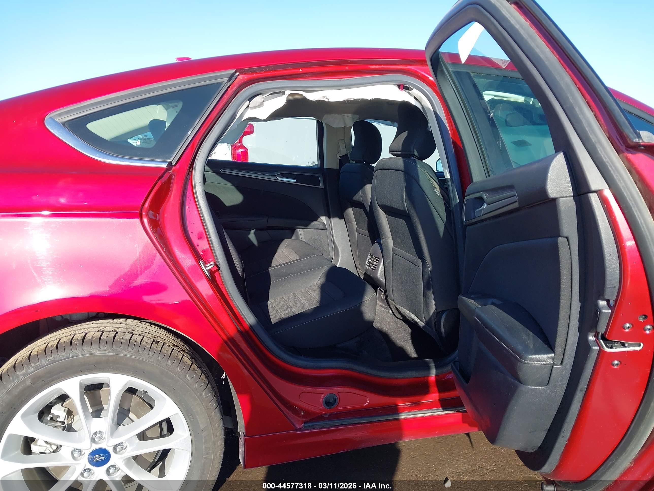 FORD FUSION image 8
