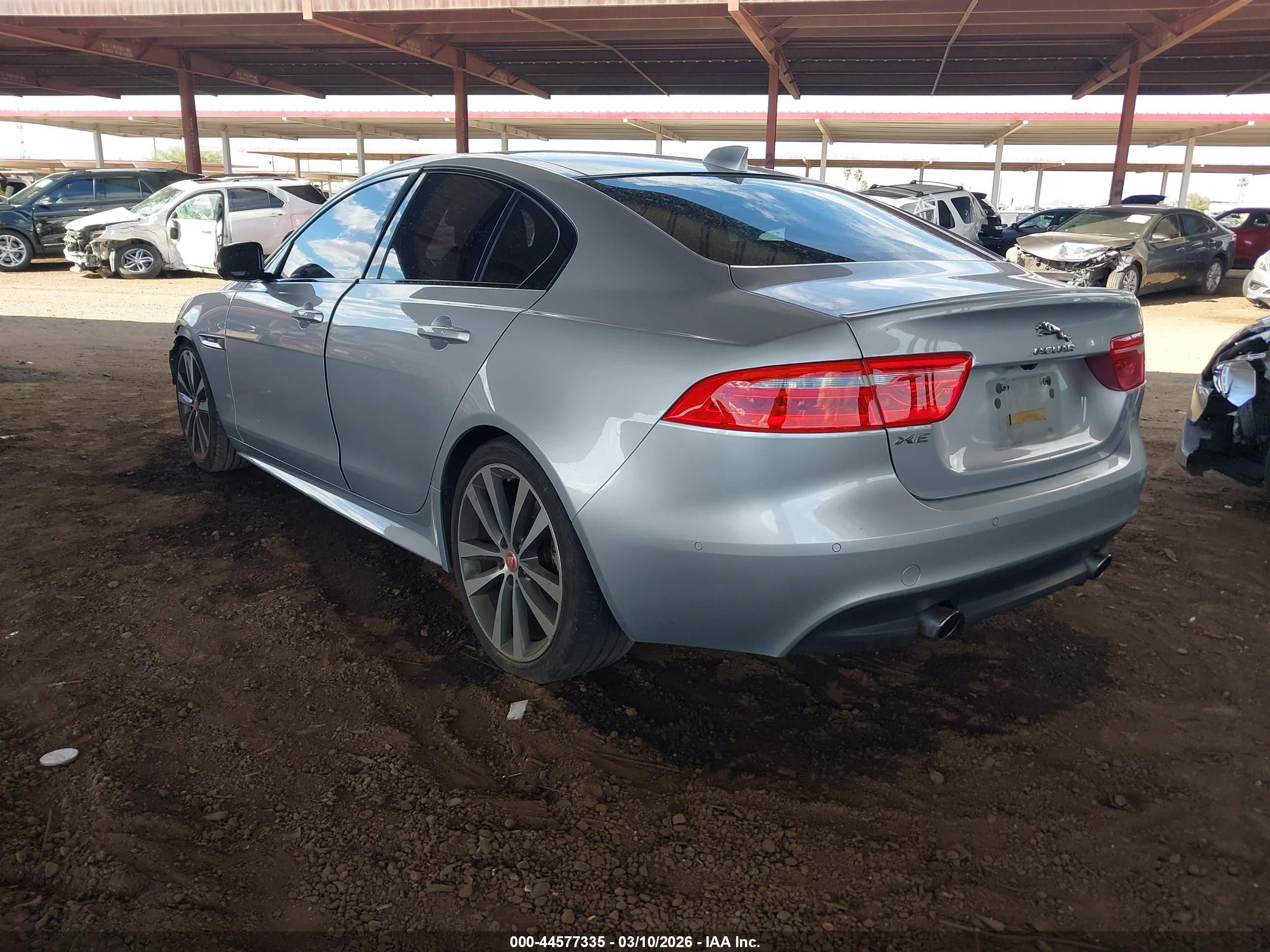 JAGUAR XE image 3
