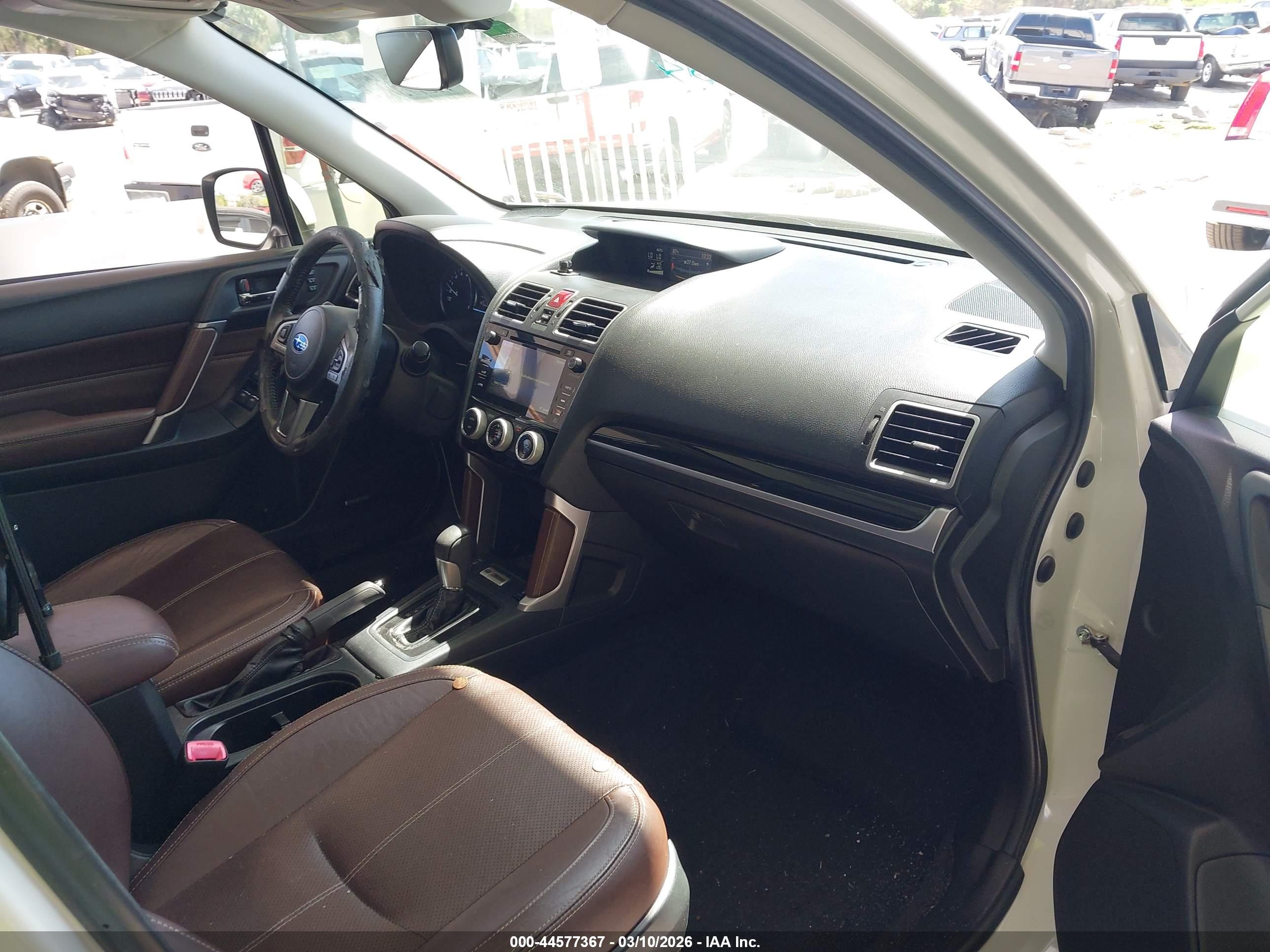 SUBARU FORESTER image 5