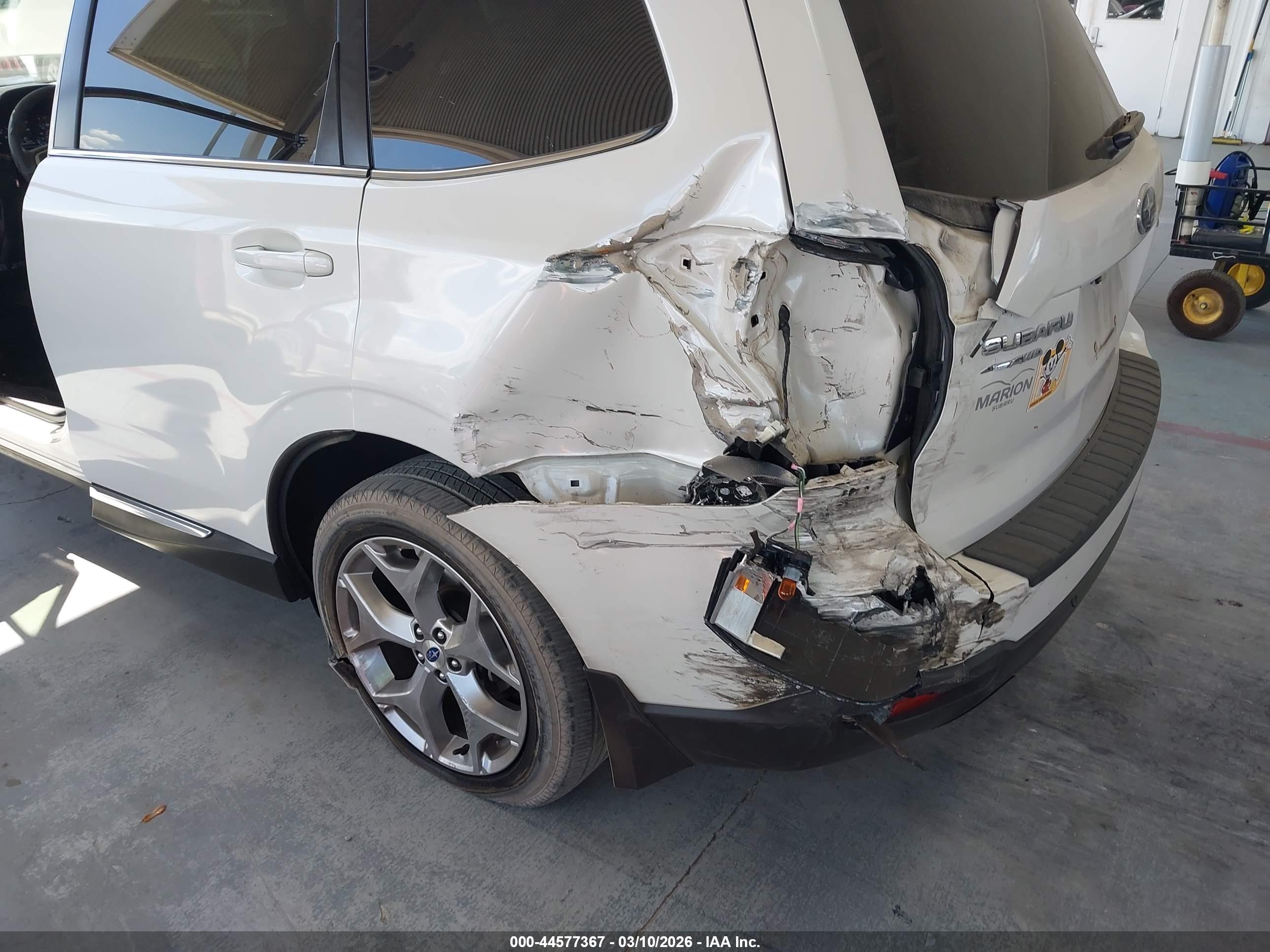 SUBARU FORESTER image 6