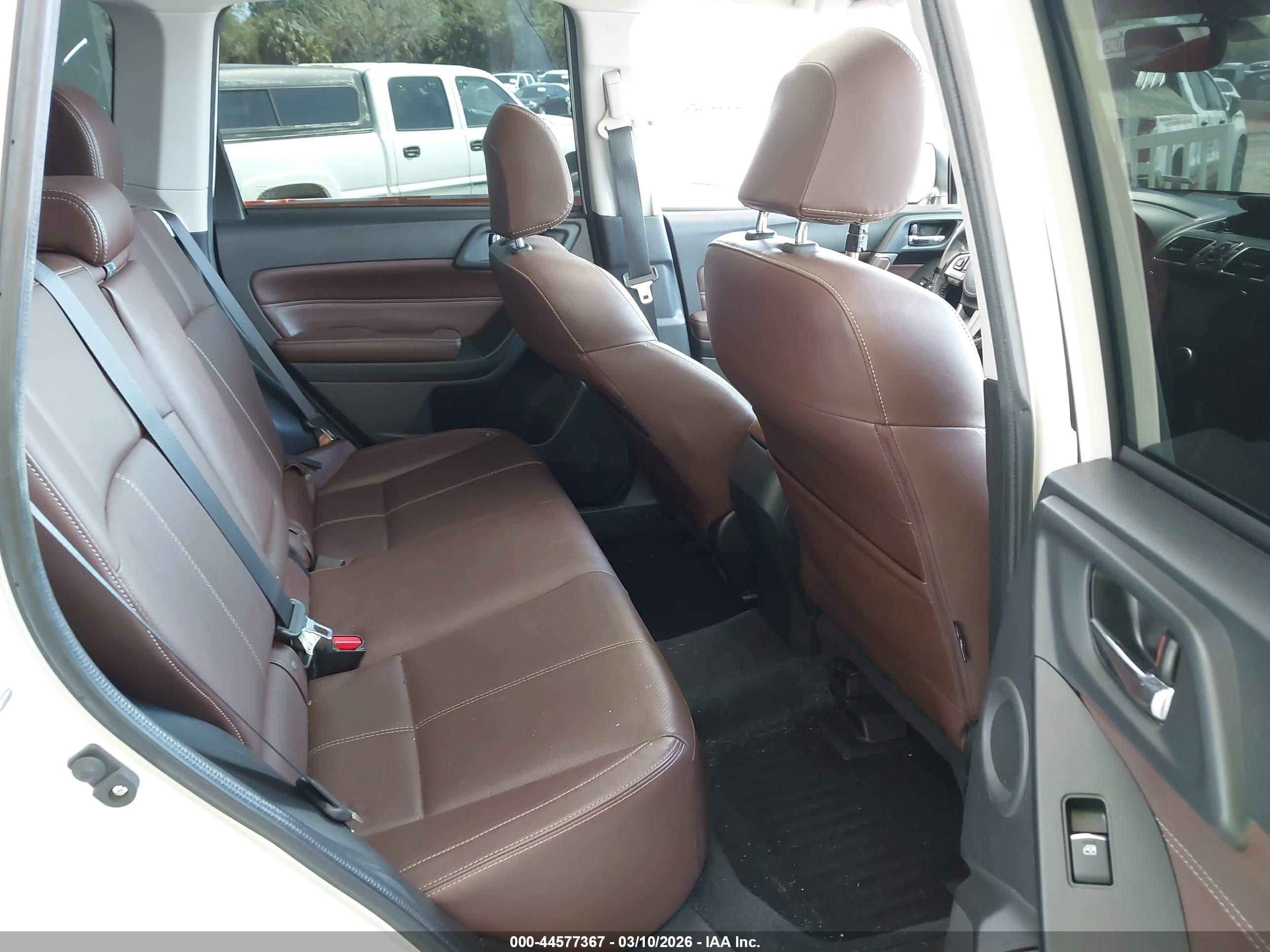 SUBARU FORESTER image 8