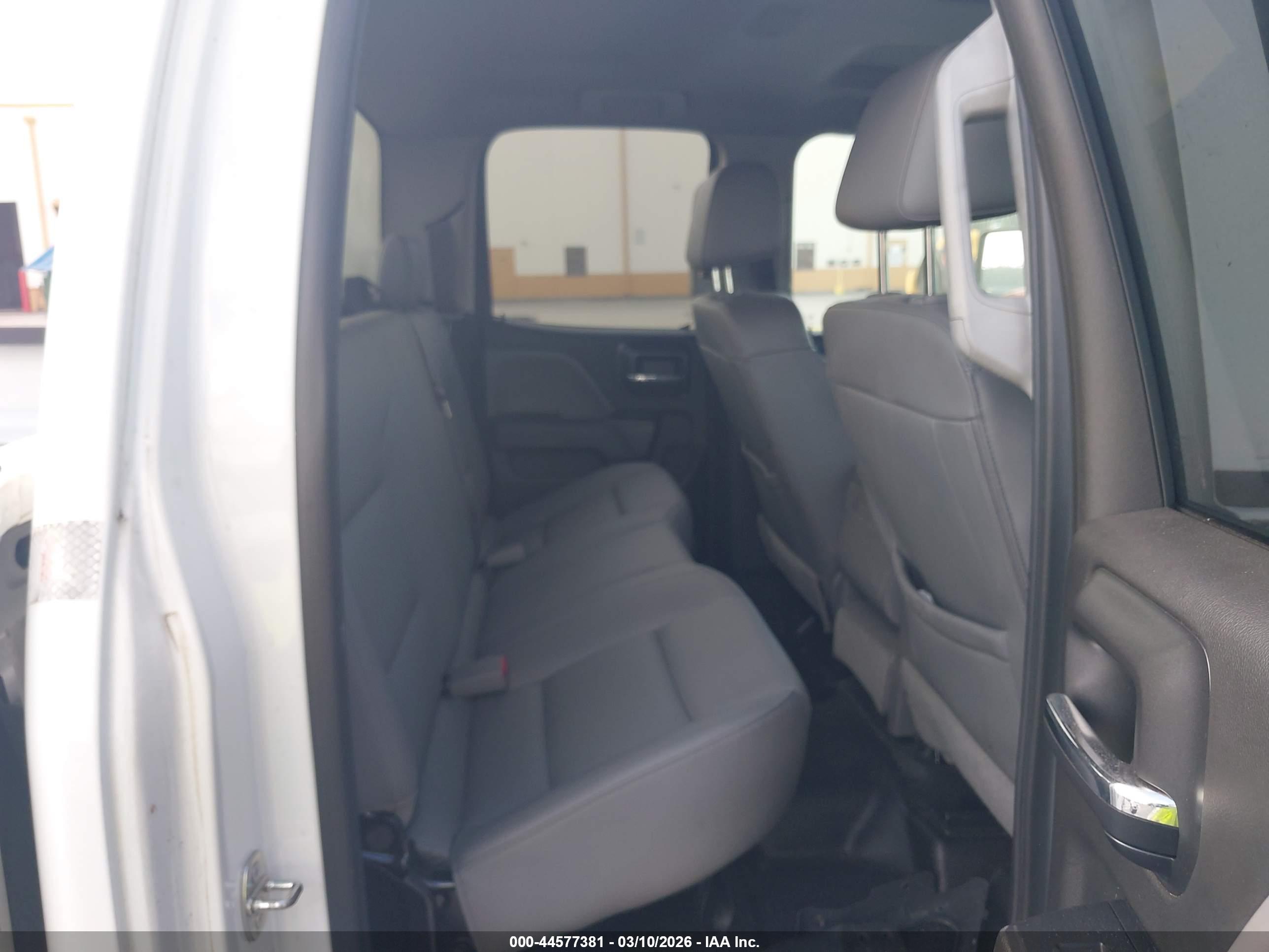 CHEVROLET SILVERADO image 8