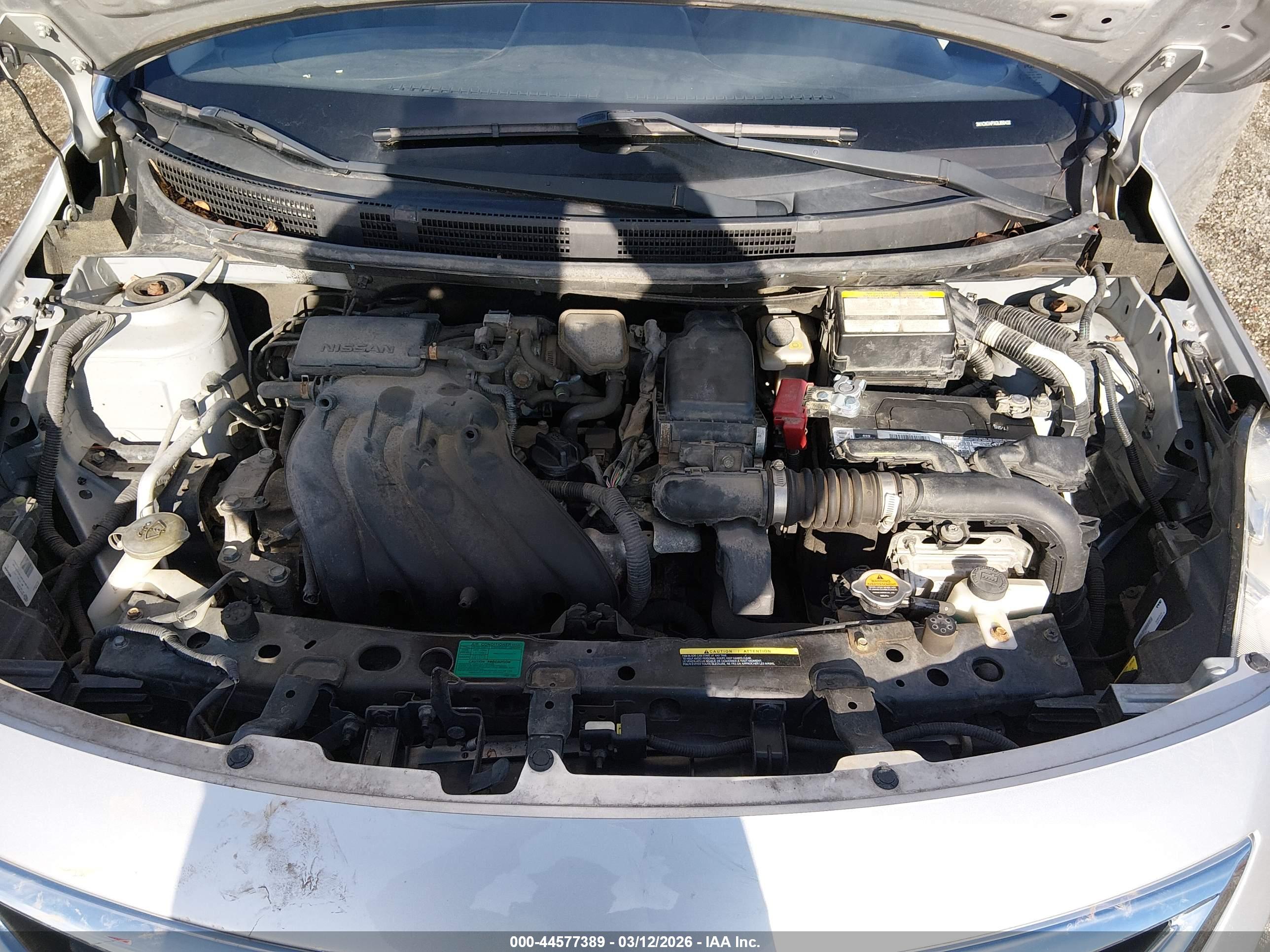 NISSAN VERSA image 10