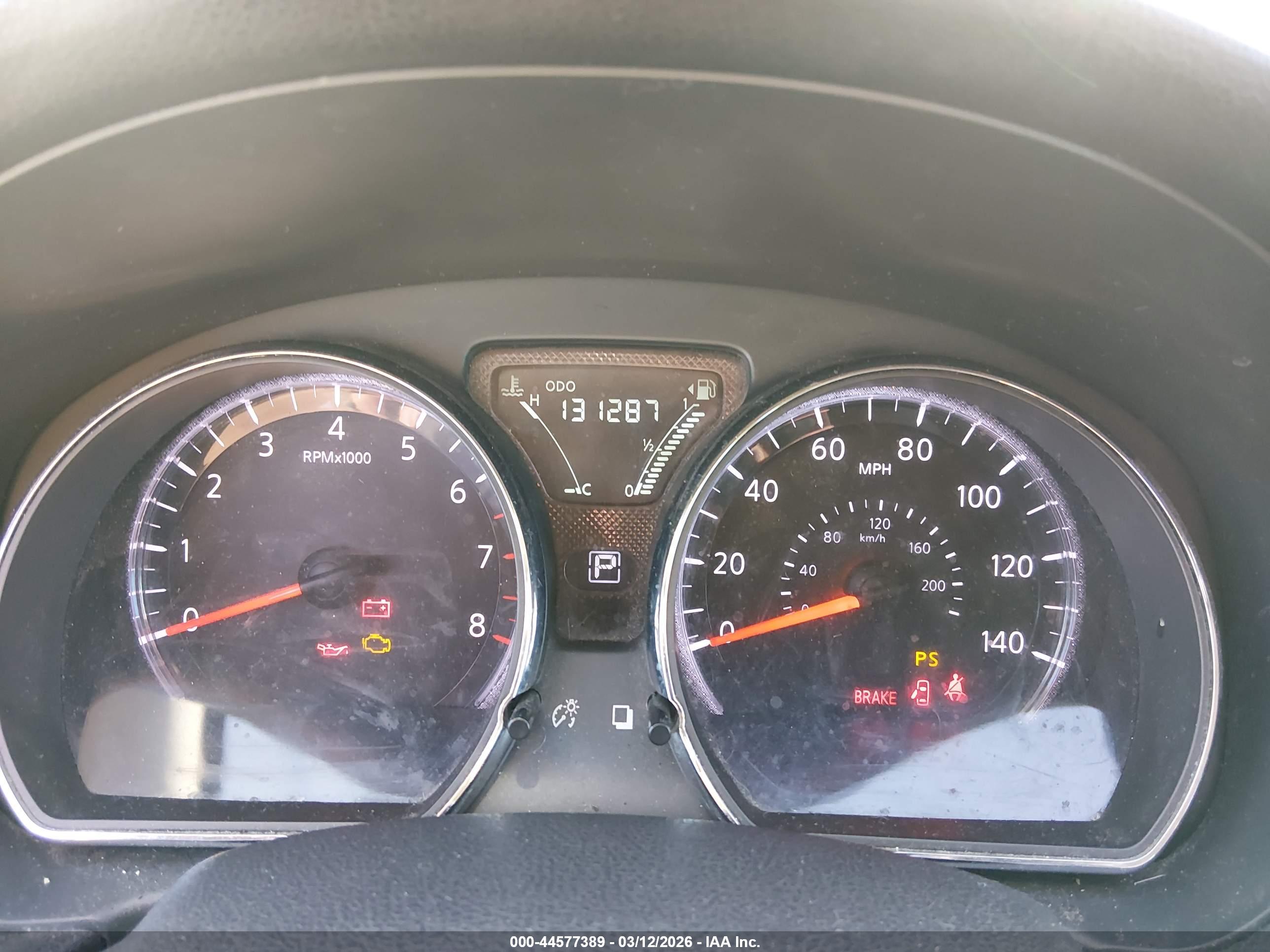 NISSAN VERSA image 7