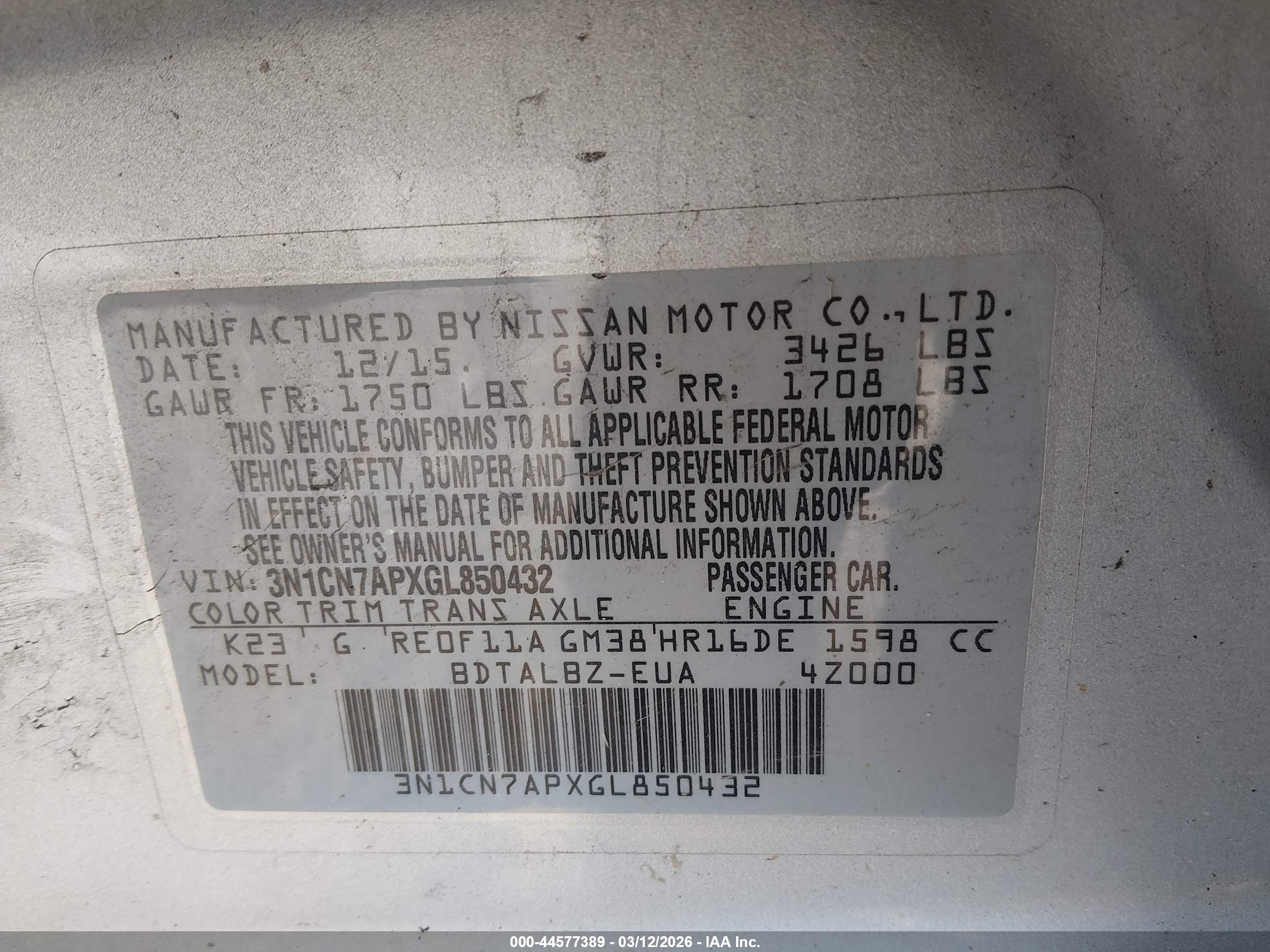 NISSAN VERSA image 9