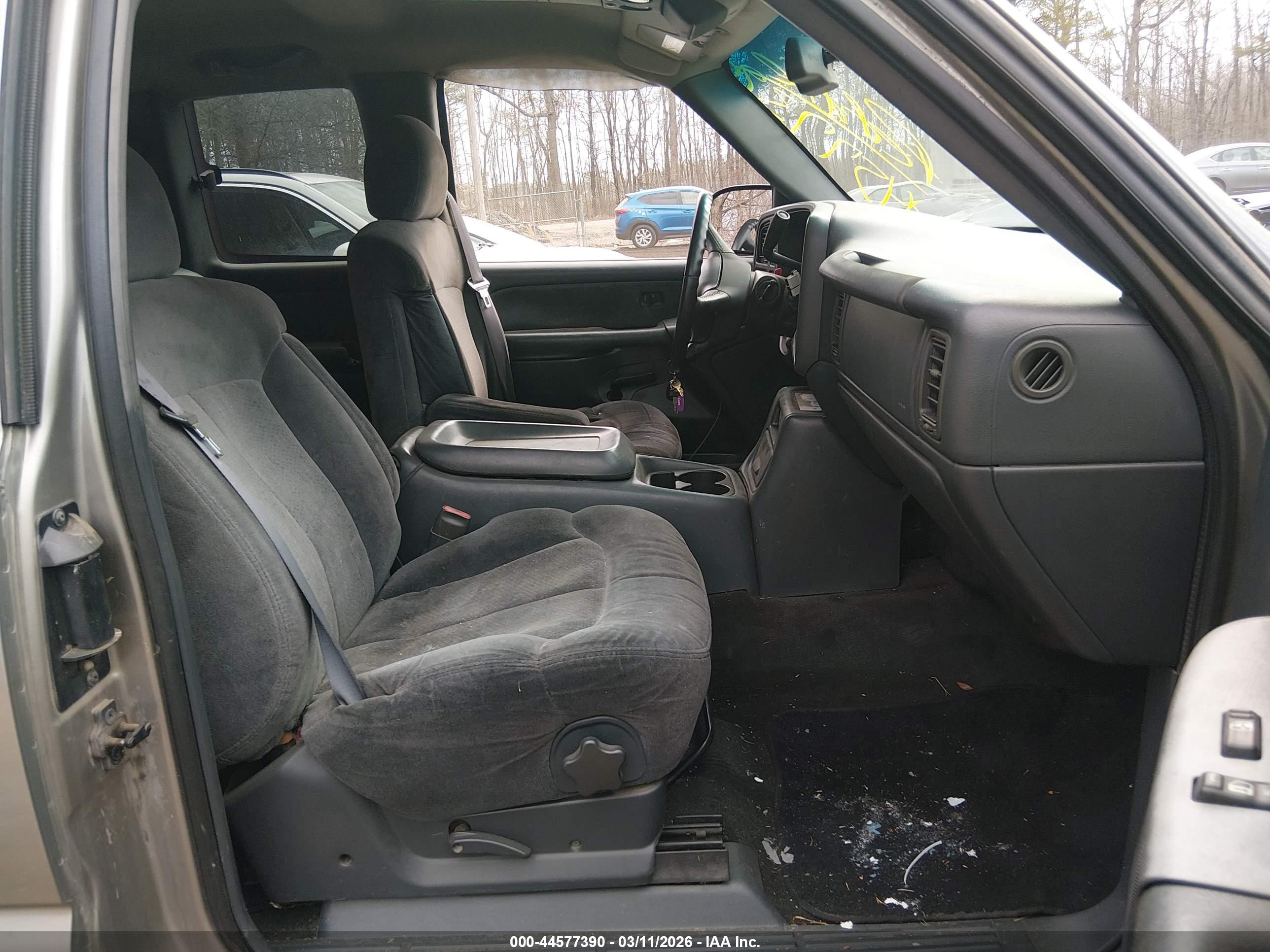 CHEVROLET SILVERADO image 5