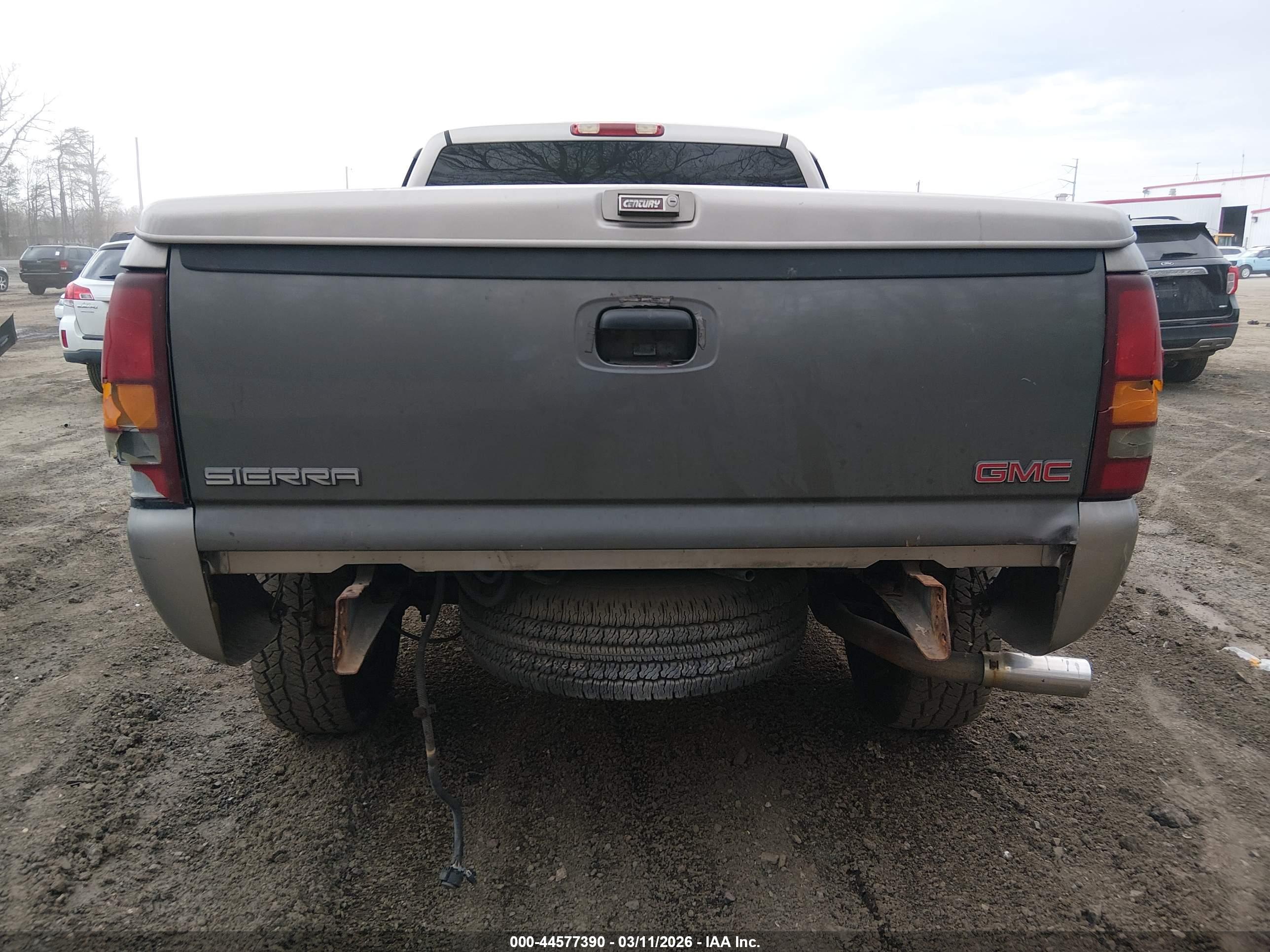 CHEVROLET SILVERADO image 6