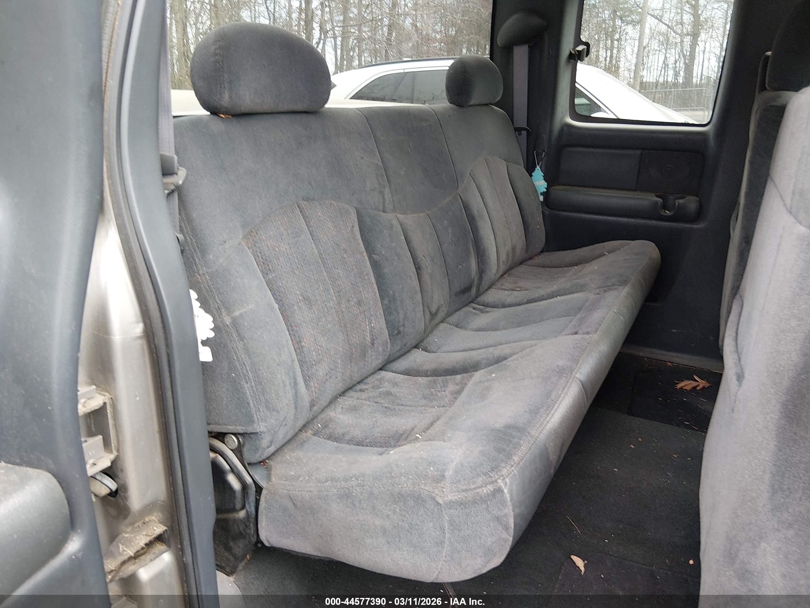 CHEVROLET SILVERADO image 8