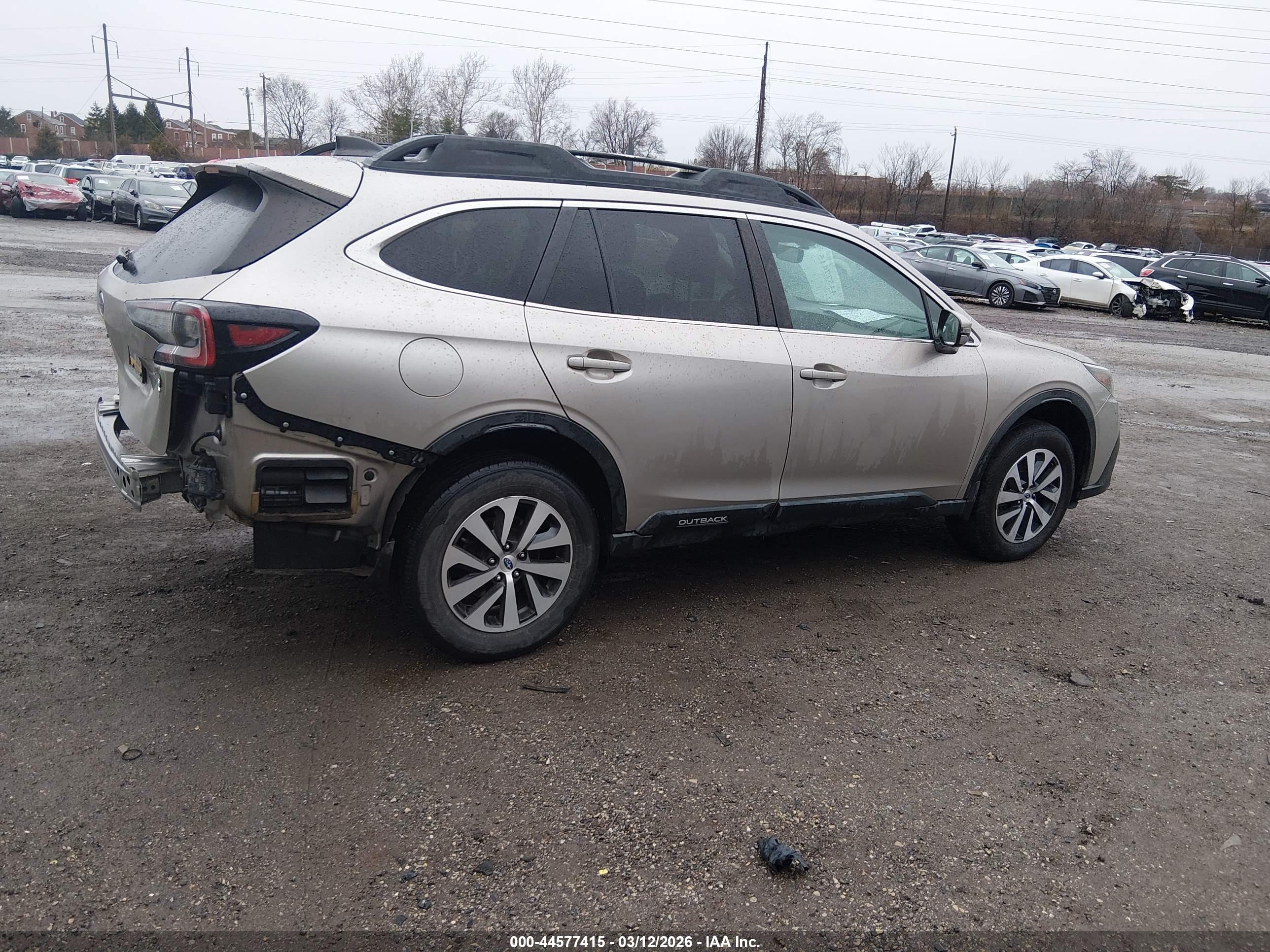 SUBARU OUTBACK image 4