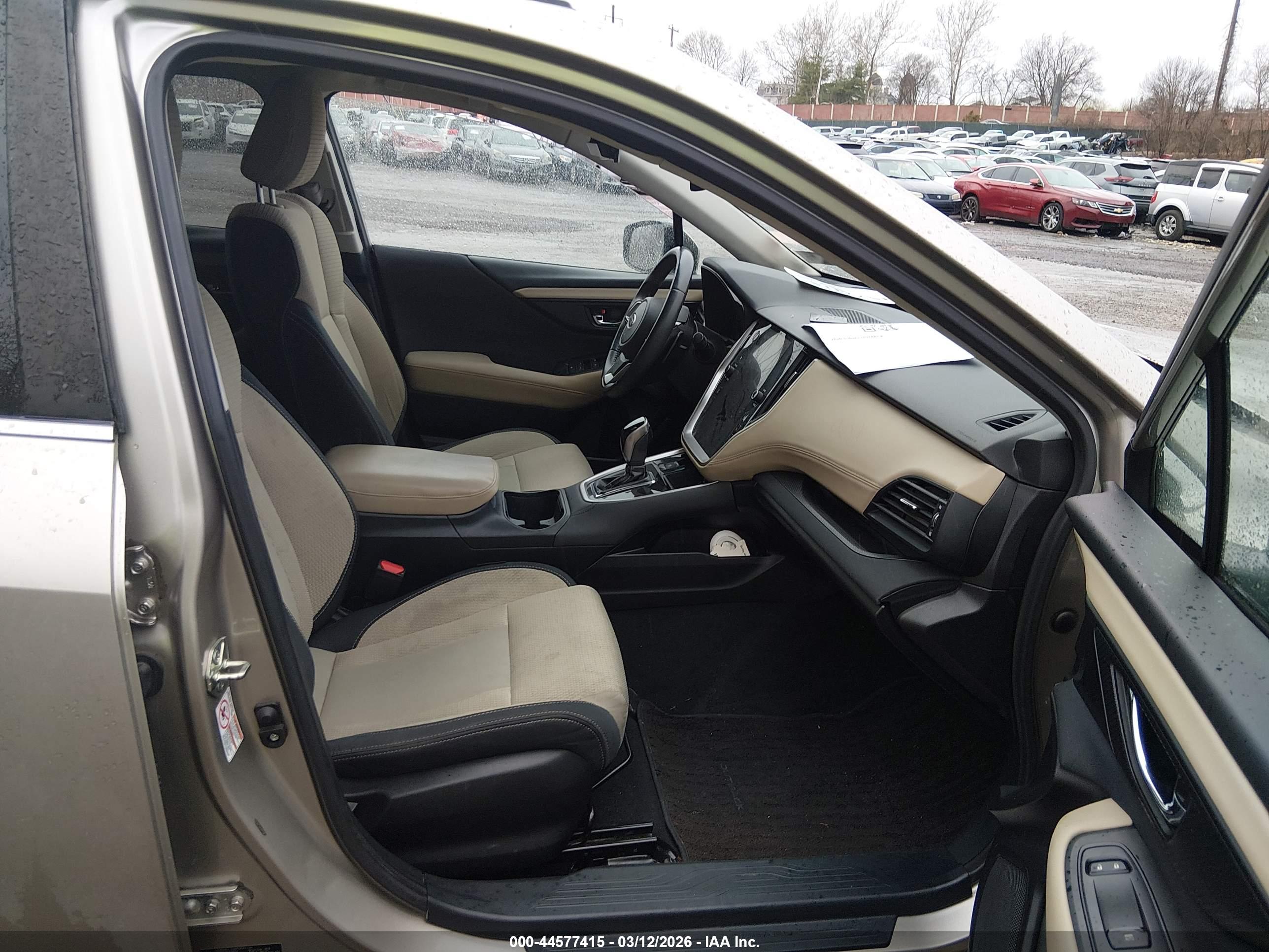 SUBARU OUTBACK image 5