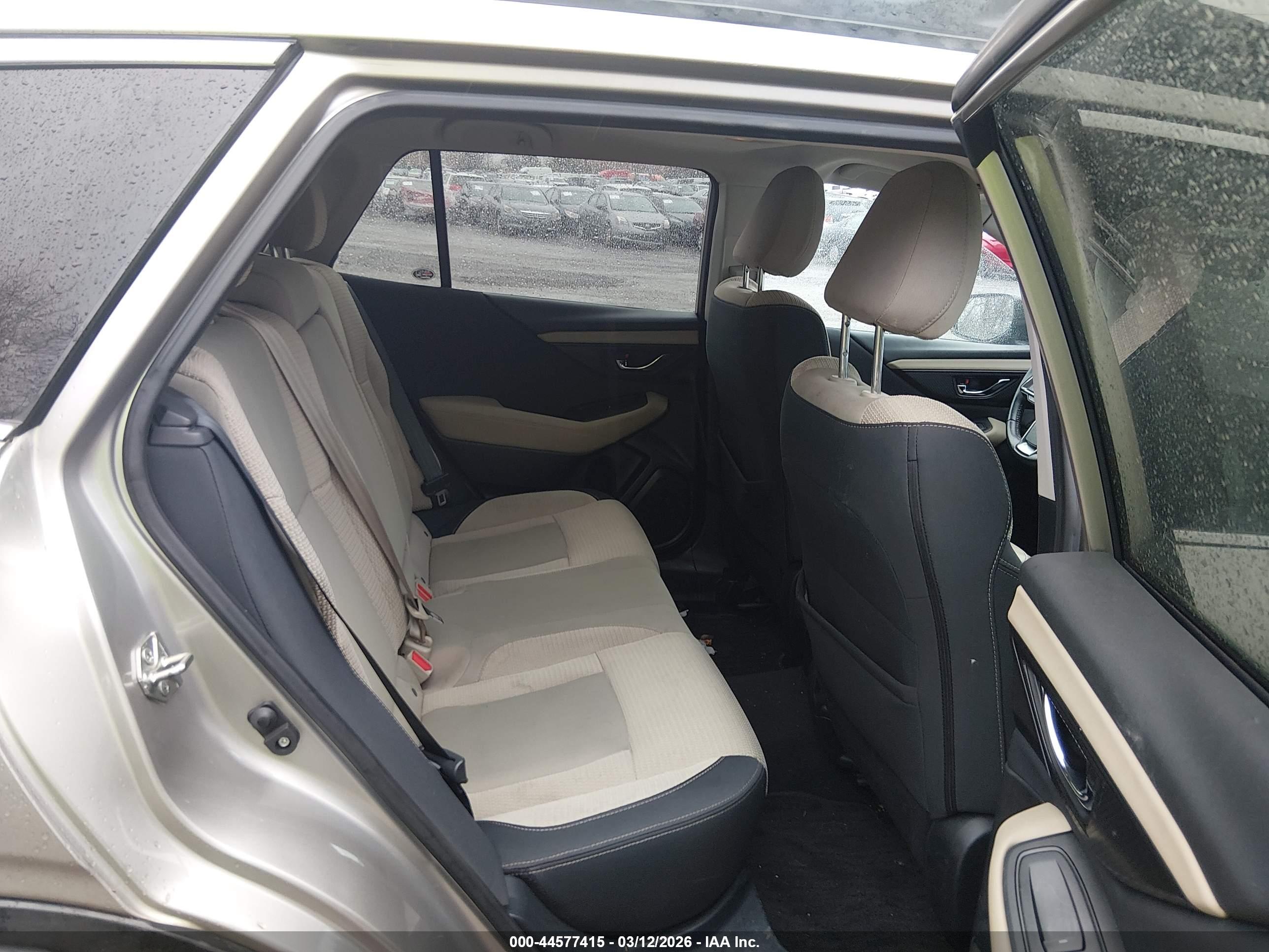 SUBARU OUTBACK image 8