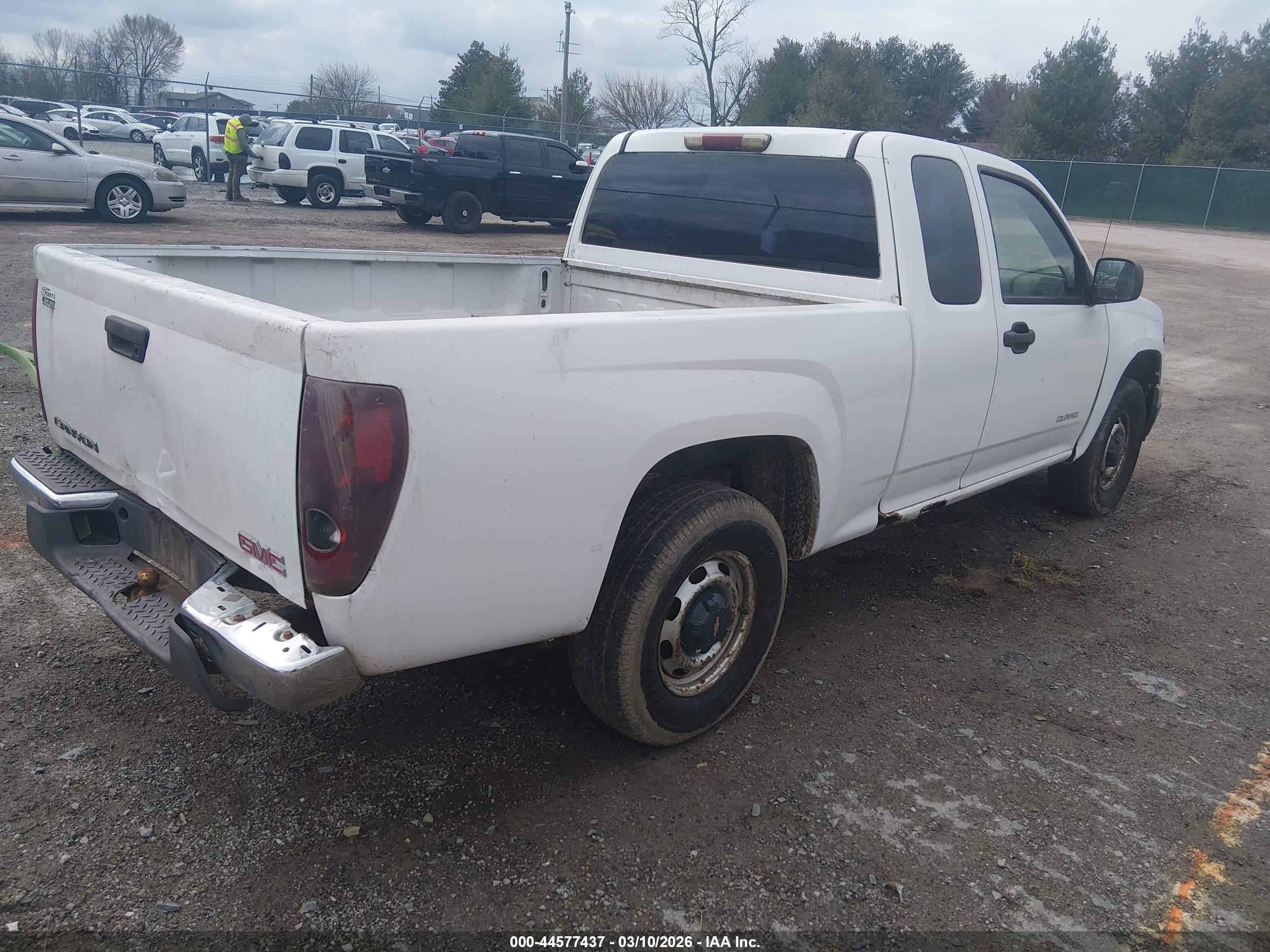 CHEVROLET COLORADO image 4