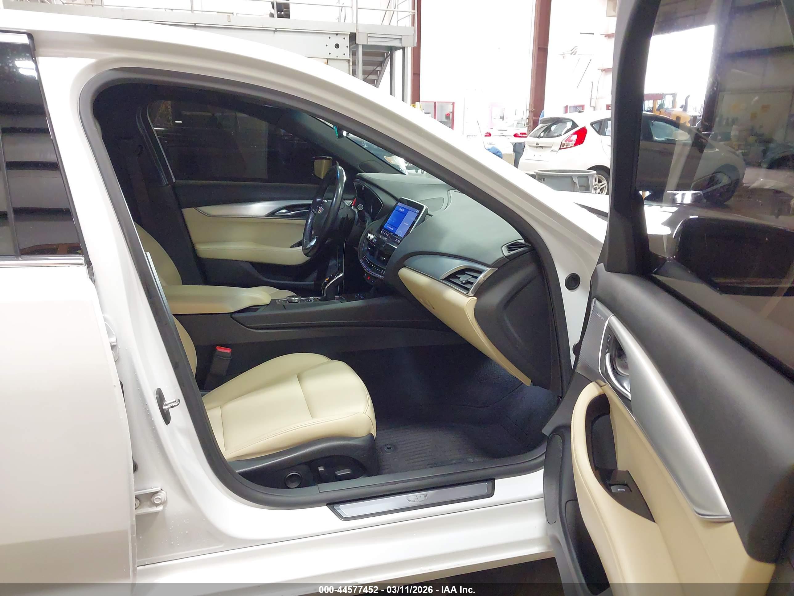 CADILLAC CT5 image 5