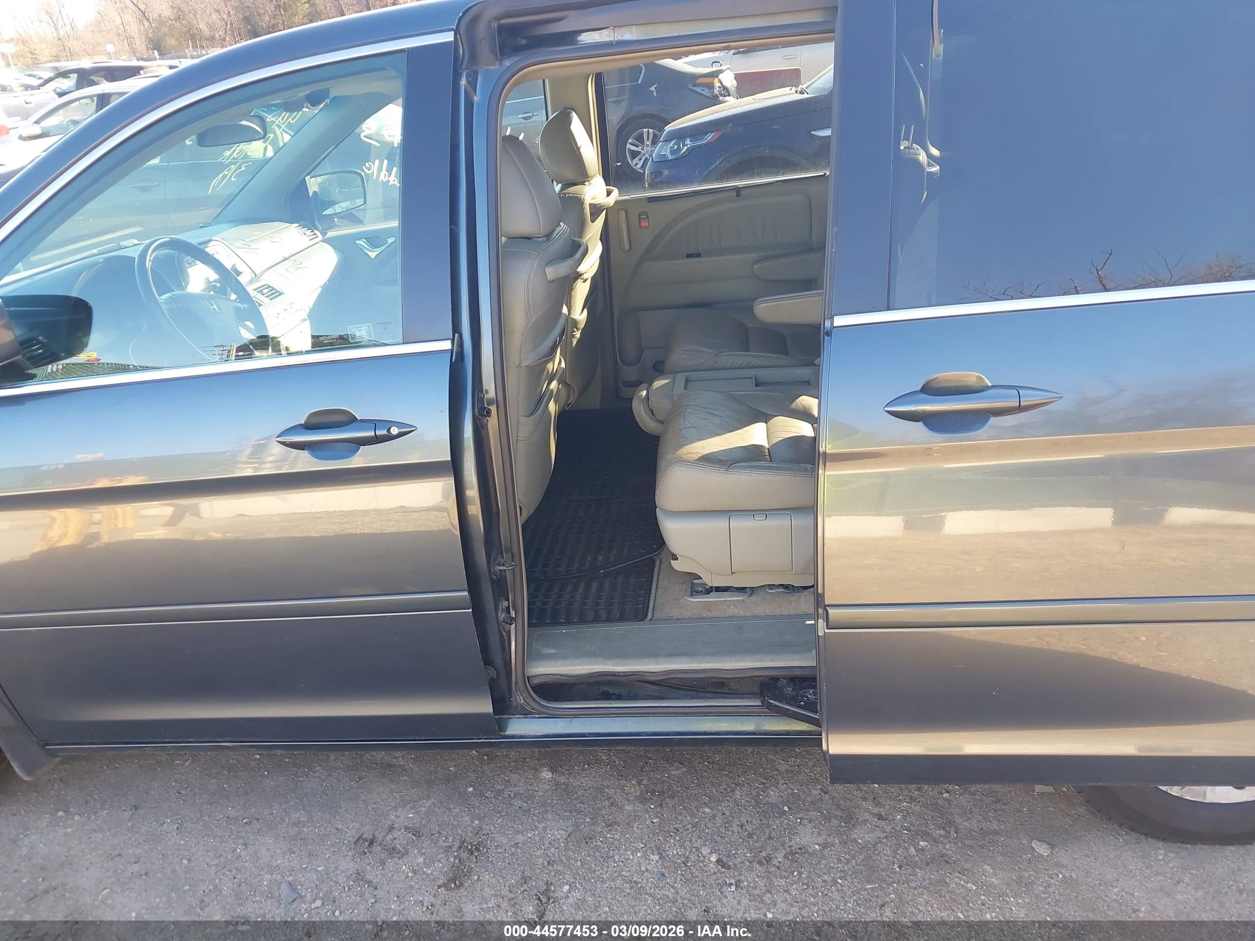 HONDA ODYSSEY image 8