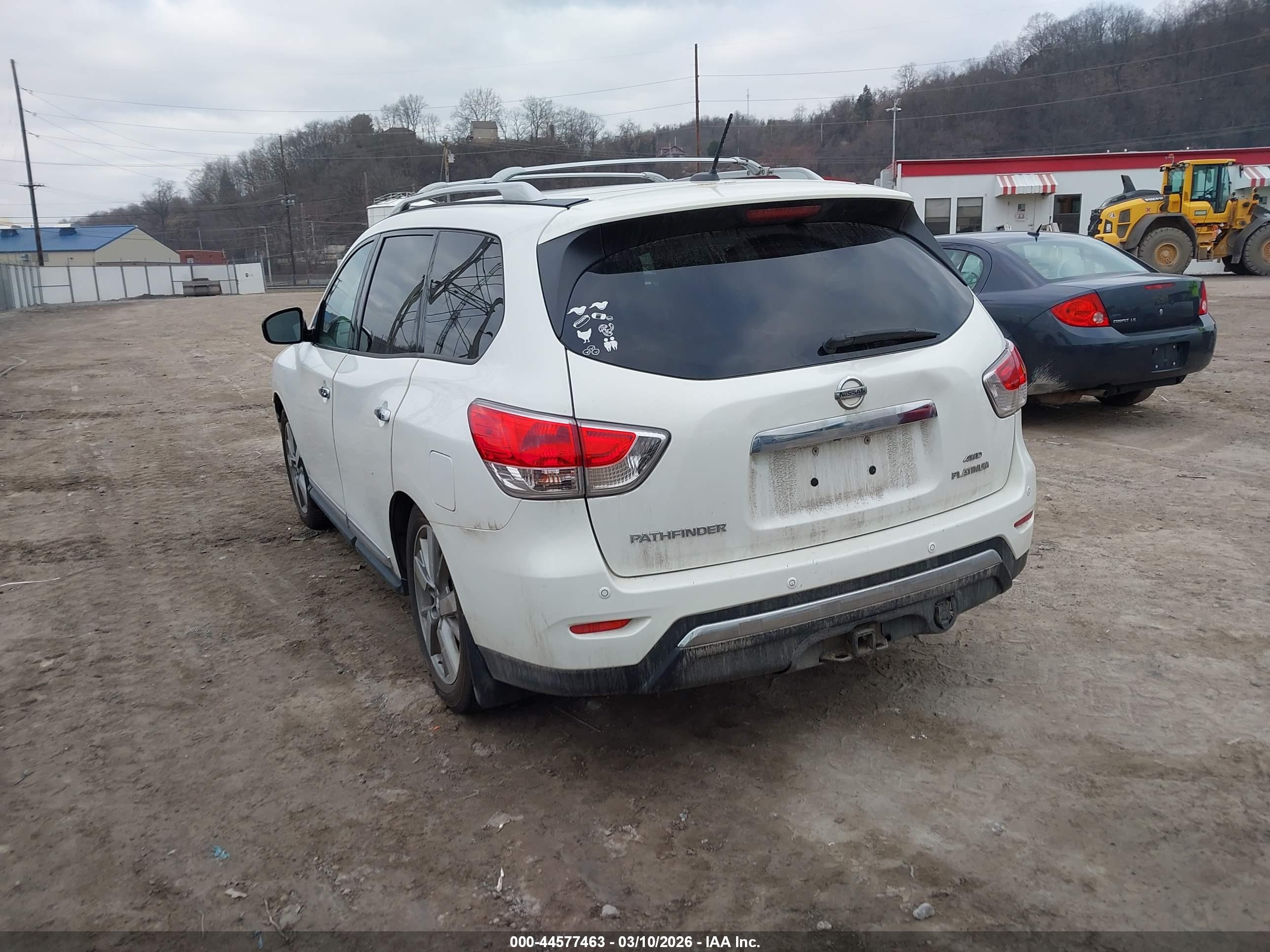 NISSAN PATHFINDER image 3