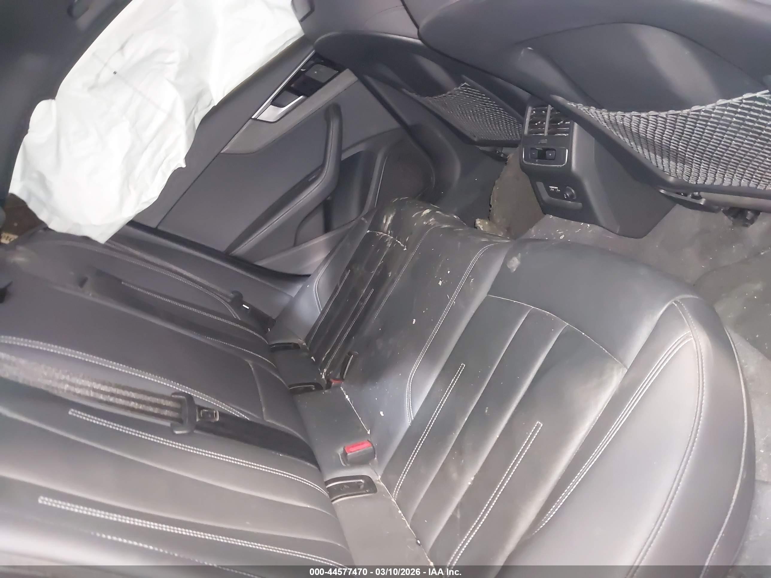 AUDI A4 image 8