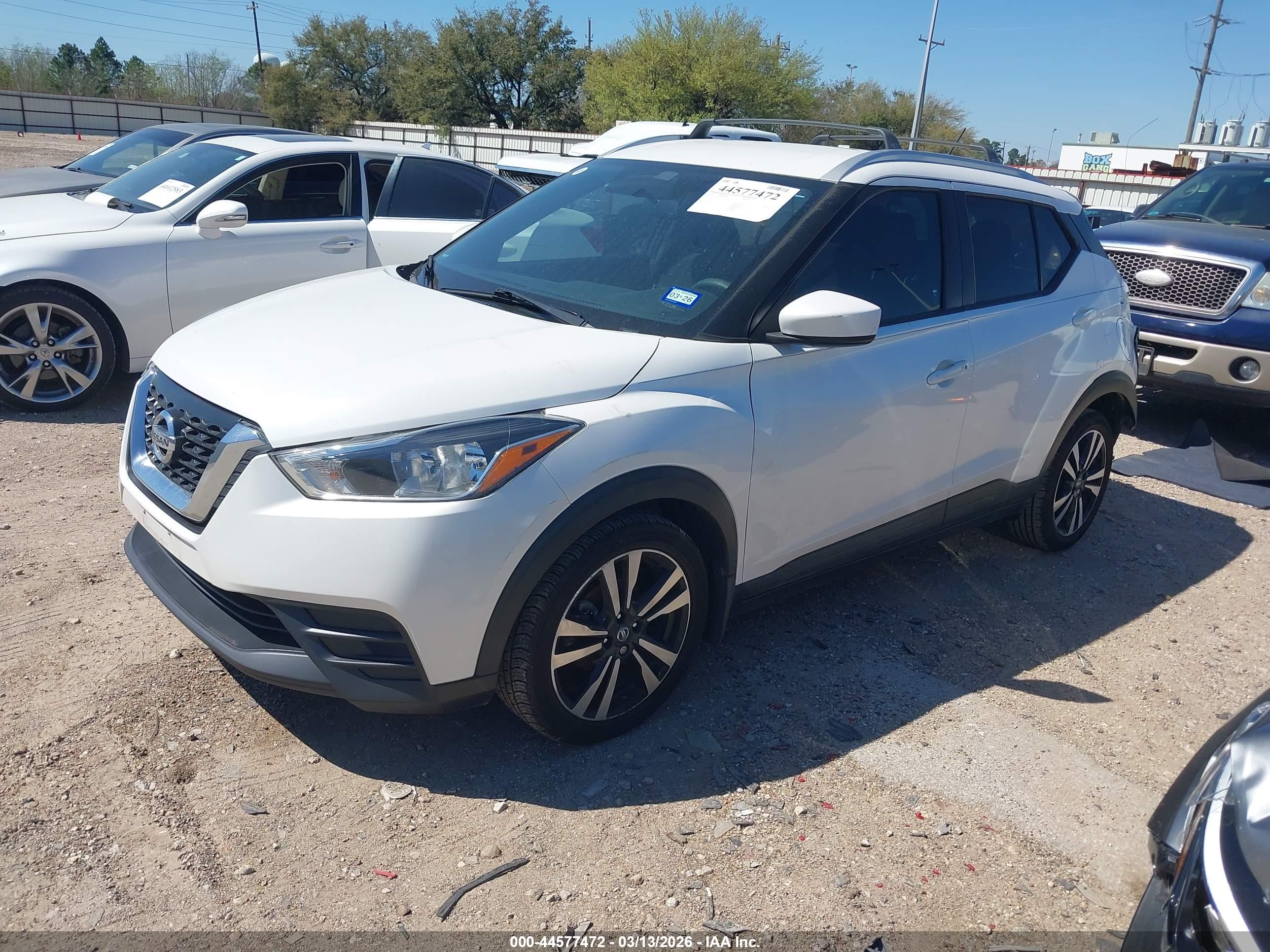 NISSAN KICKS image 2