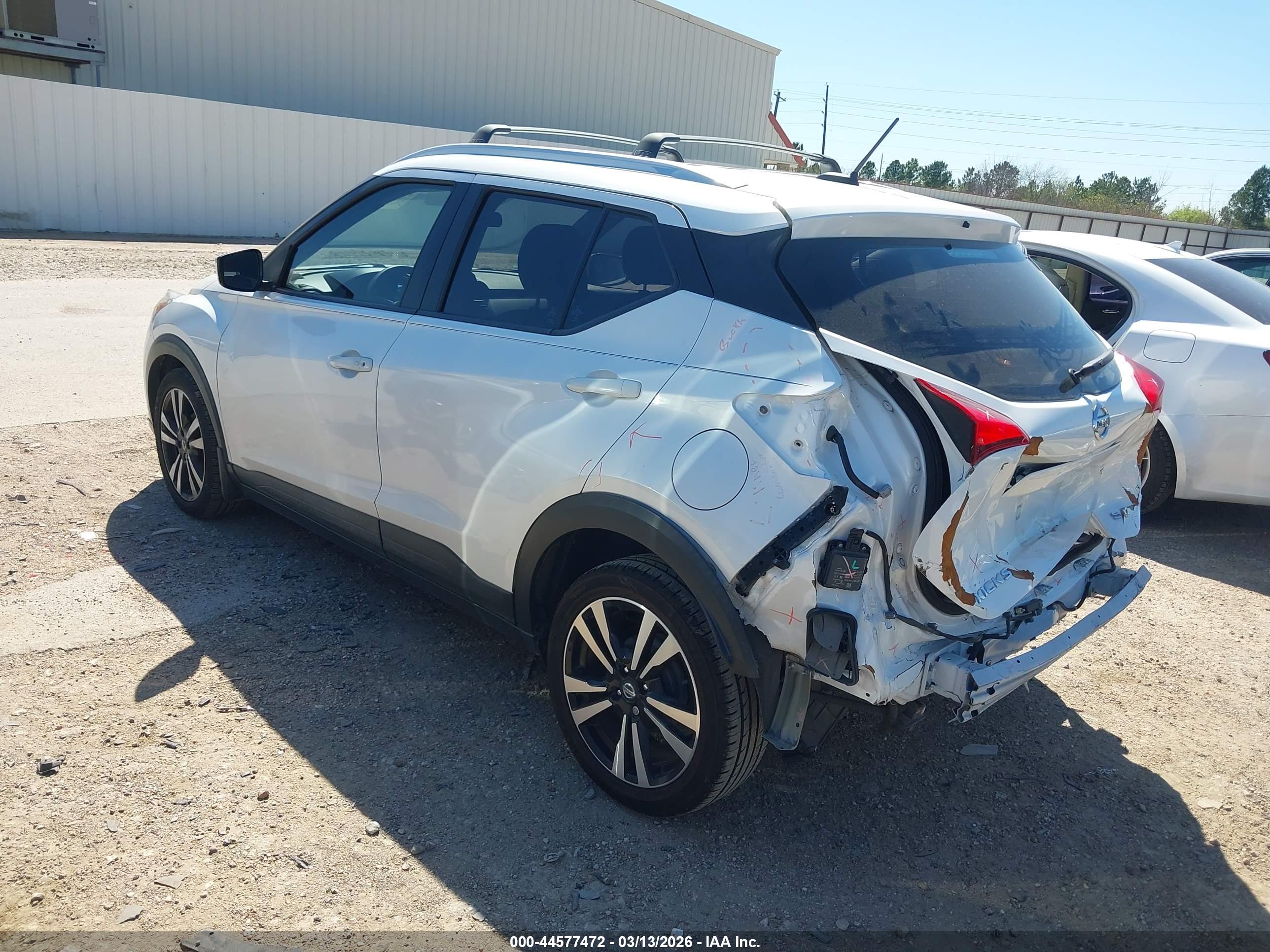 NISSAN KICKS image 3