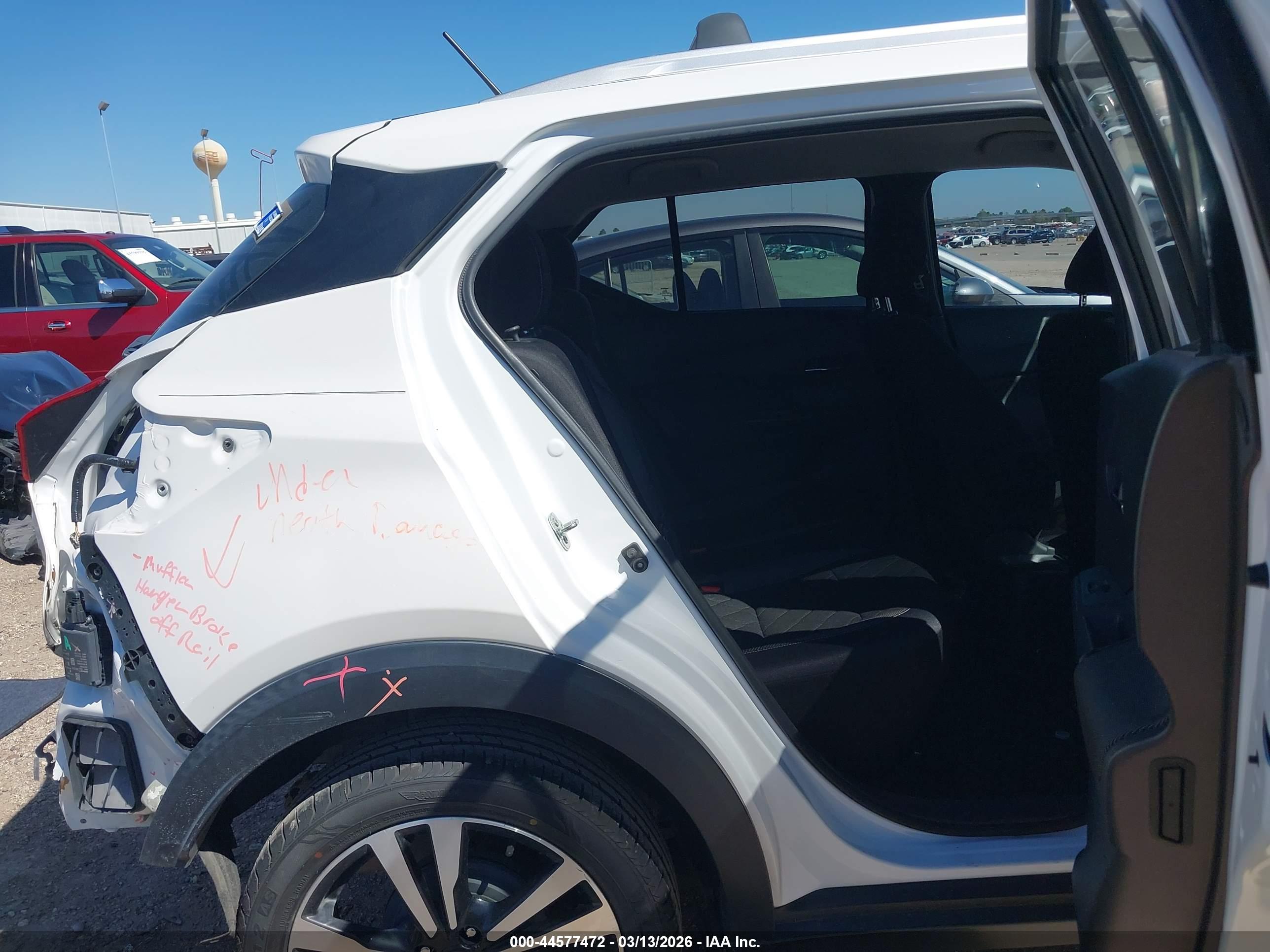 NISSAN KICKS image 8