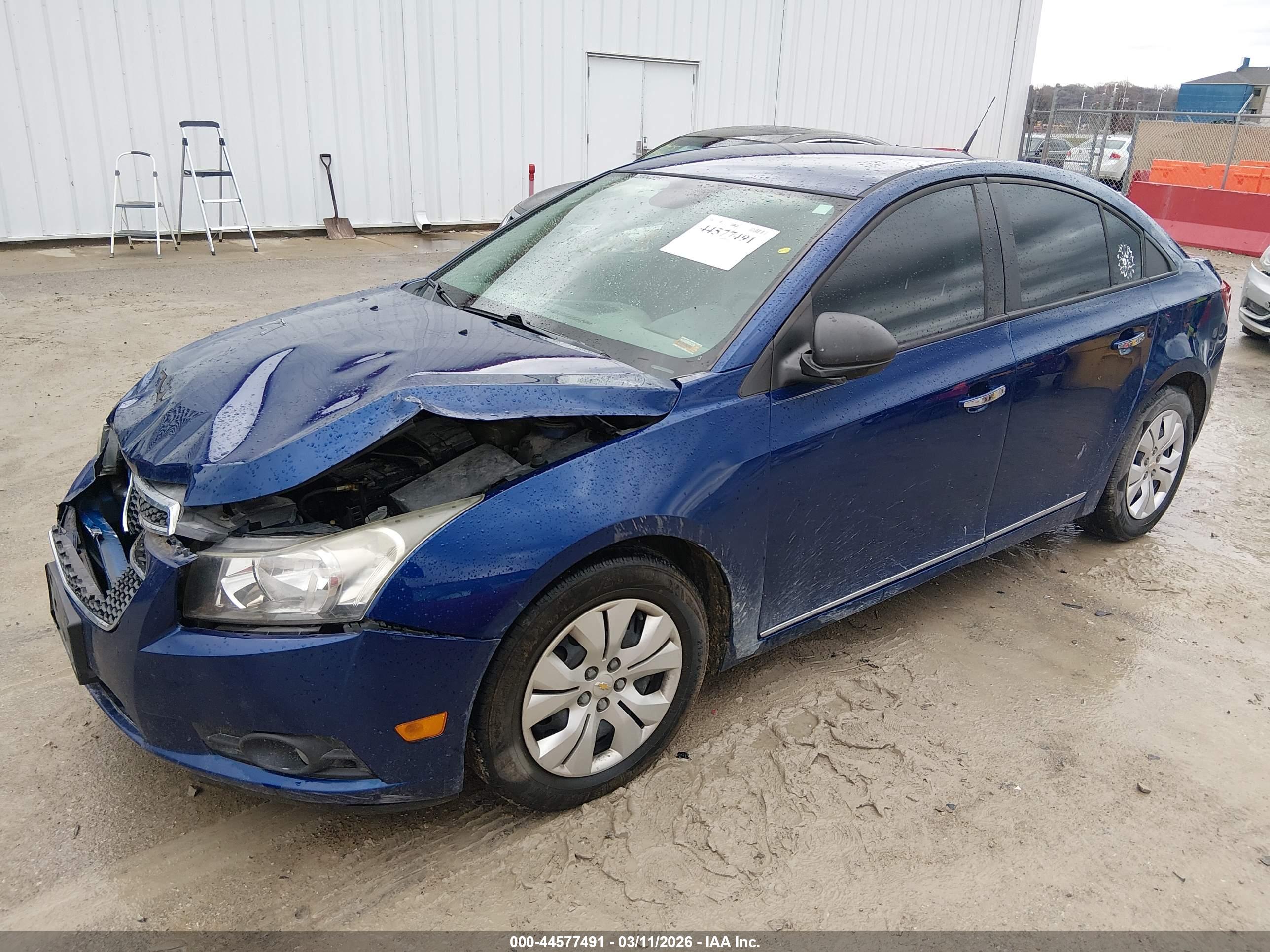 CHEVROLET CRUZE image 2
