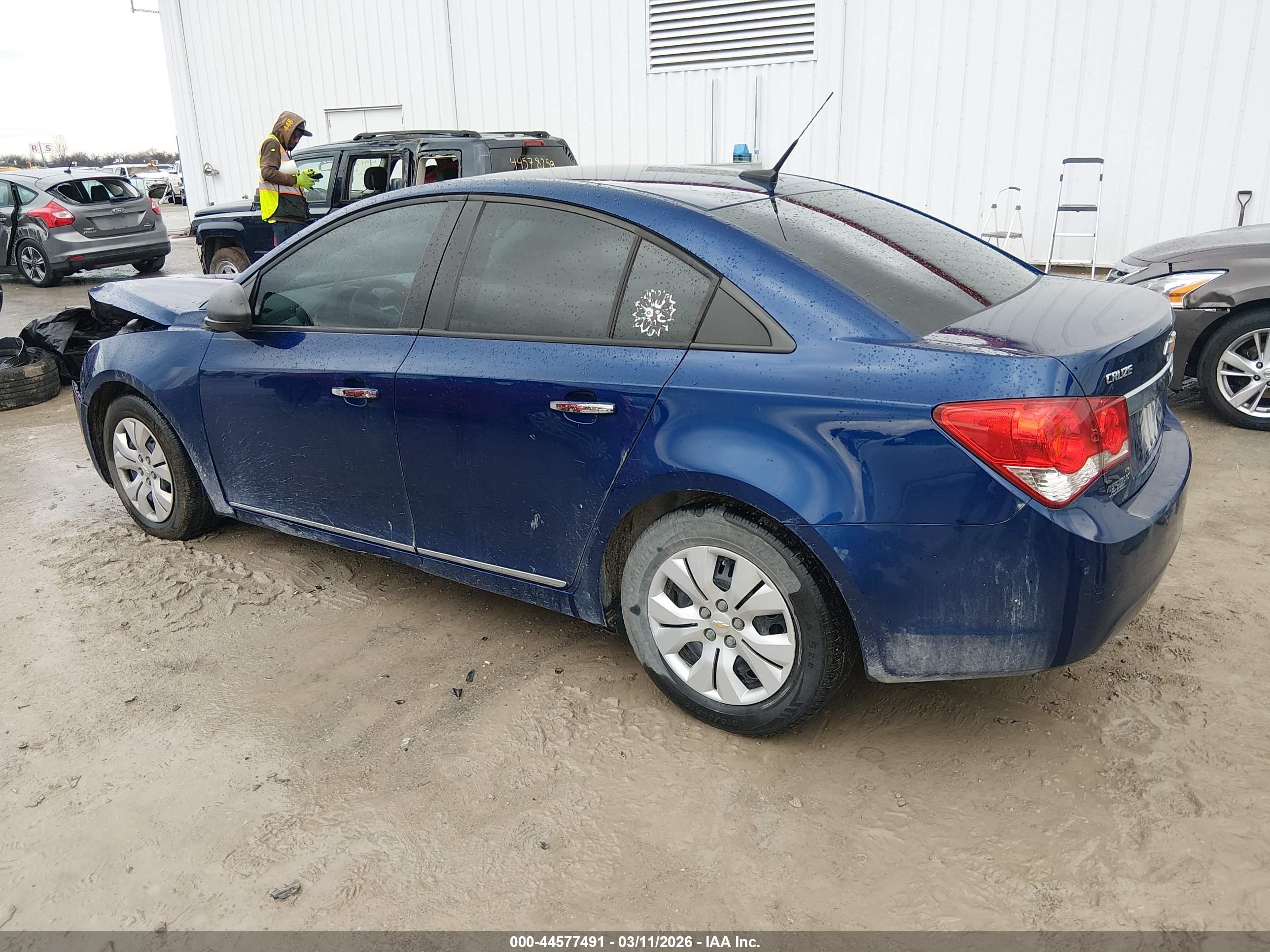 CHEVROLET CRUZE image 3