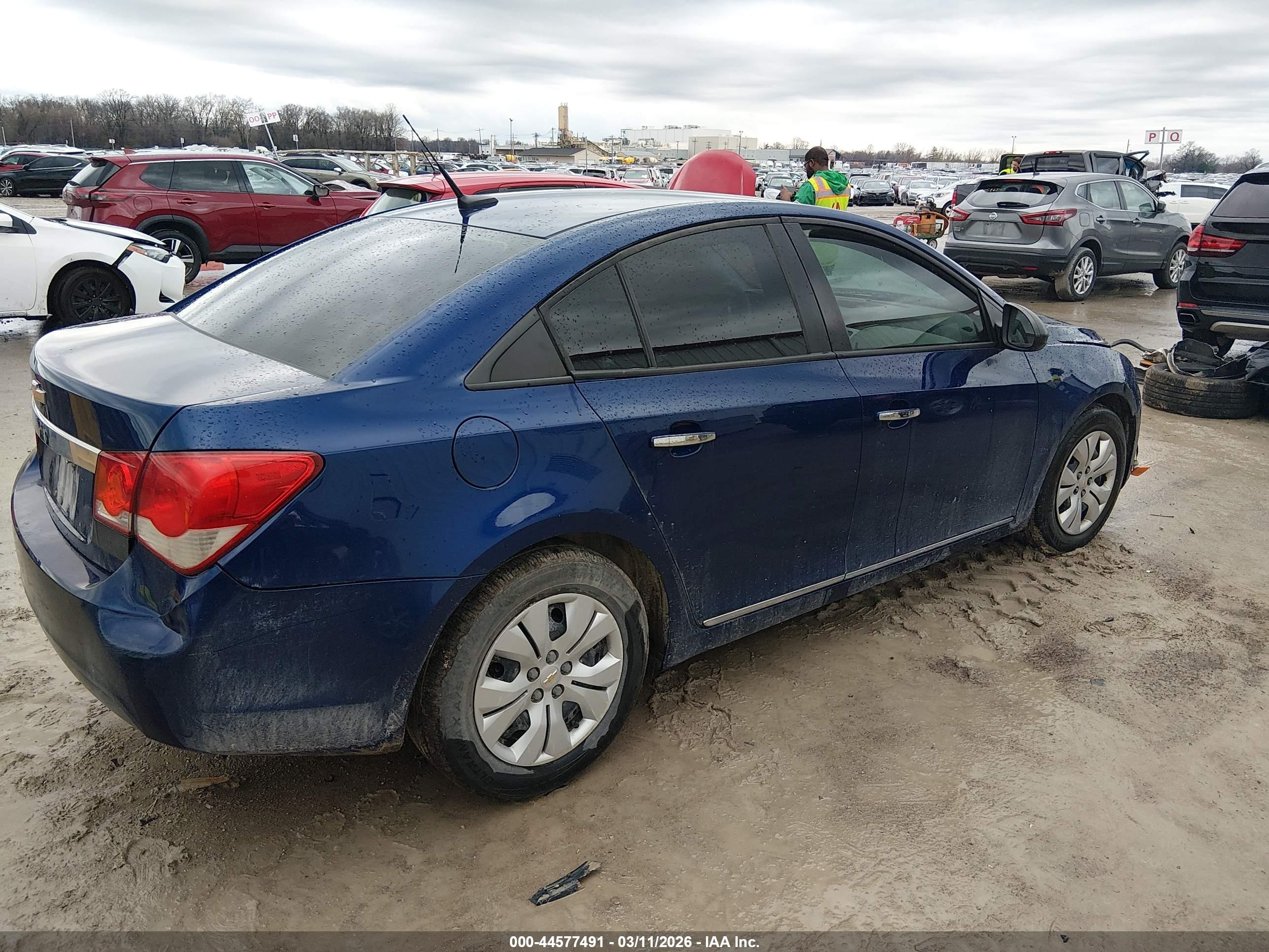 CHEVROLET CRUZE image 4