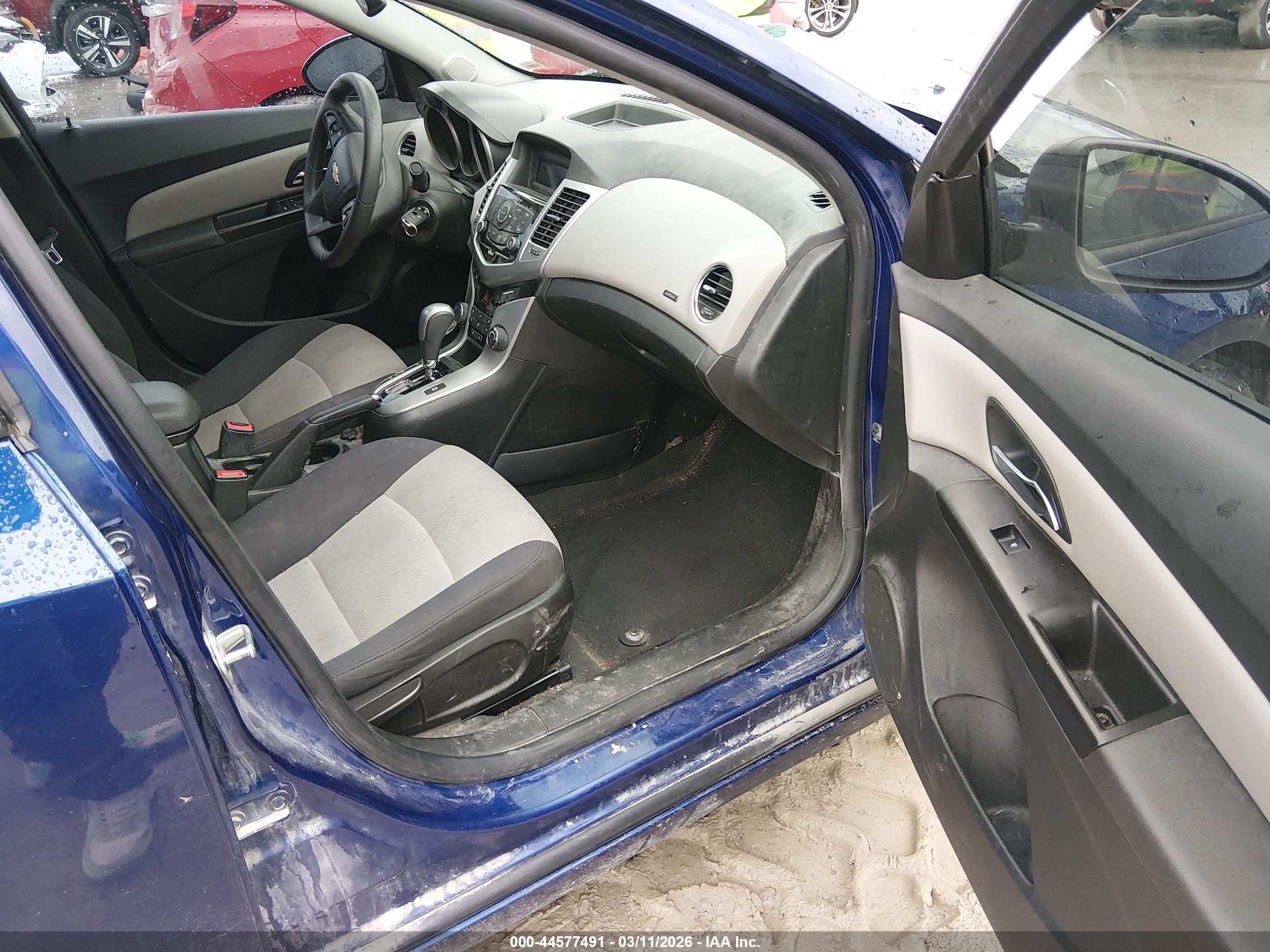 CHEVROLET CRUZE image 5