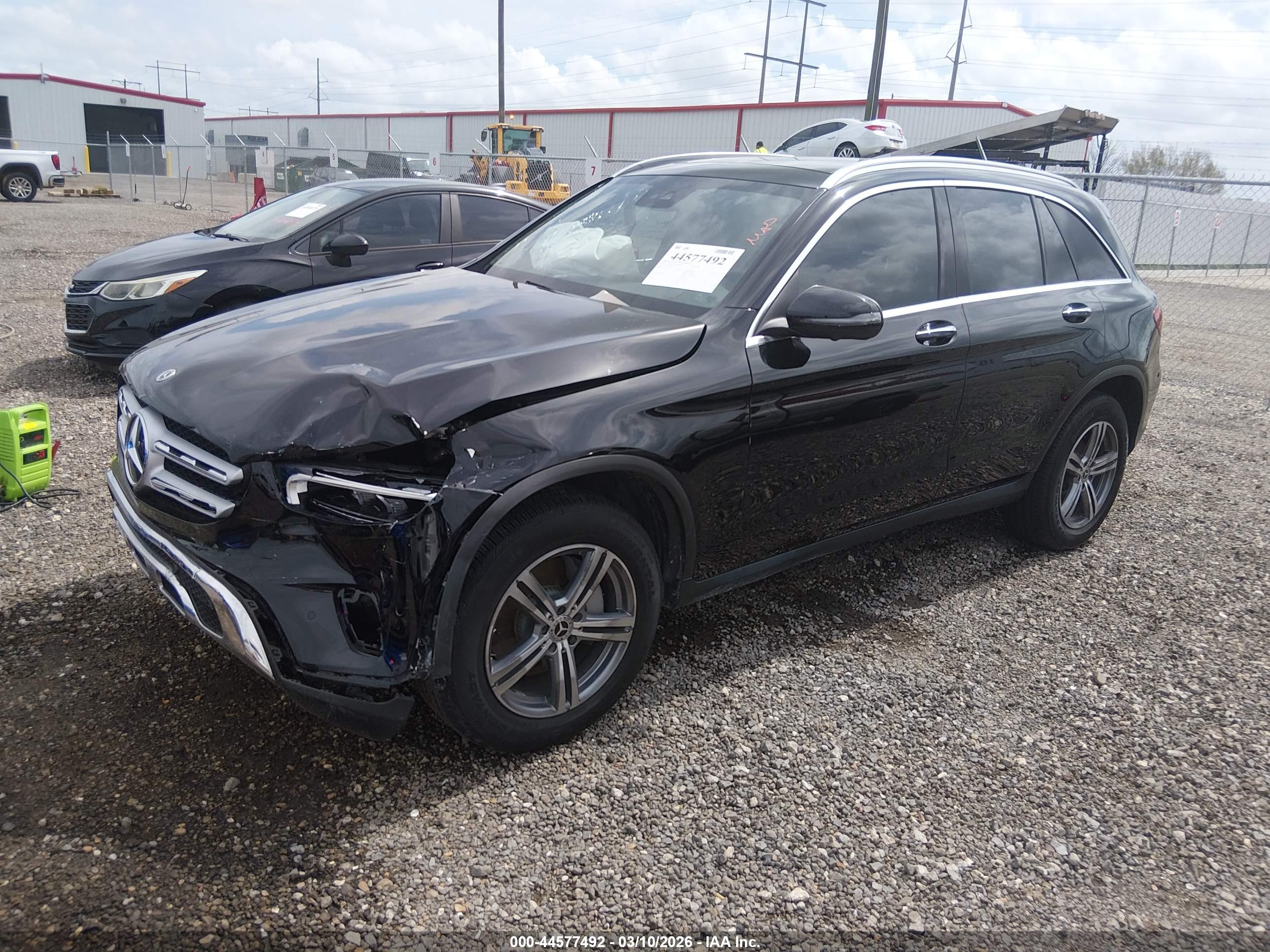 MERCEDES-BENZ GLC image 2