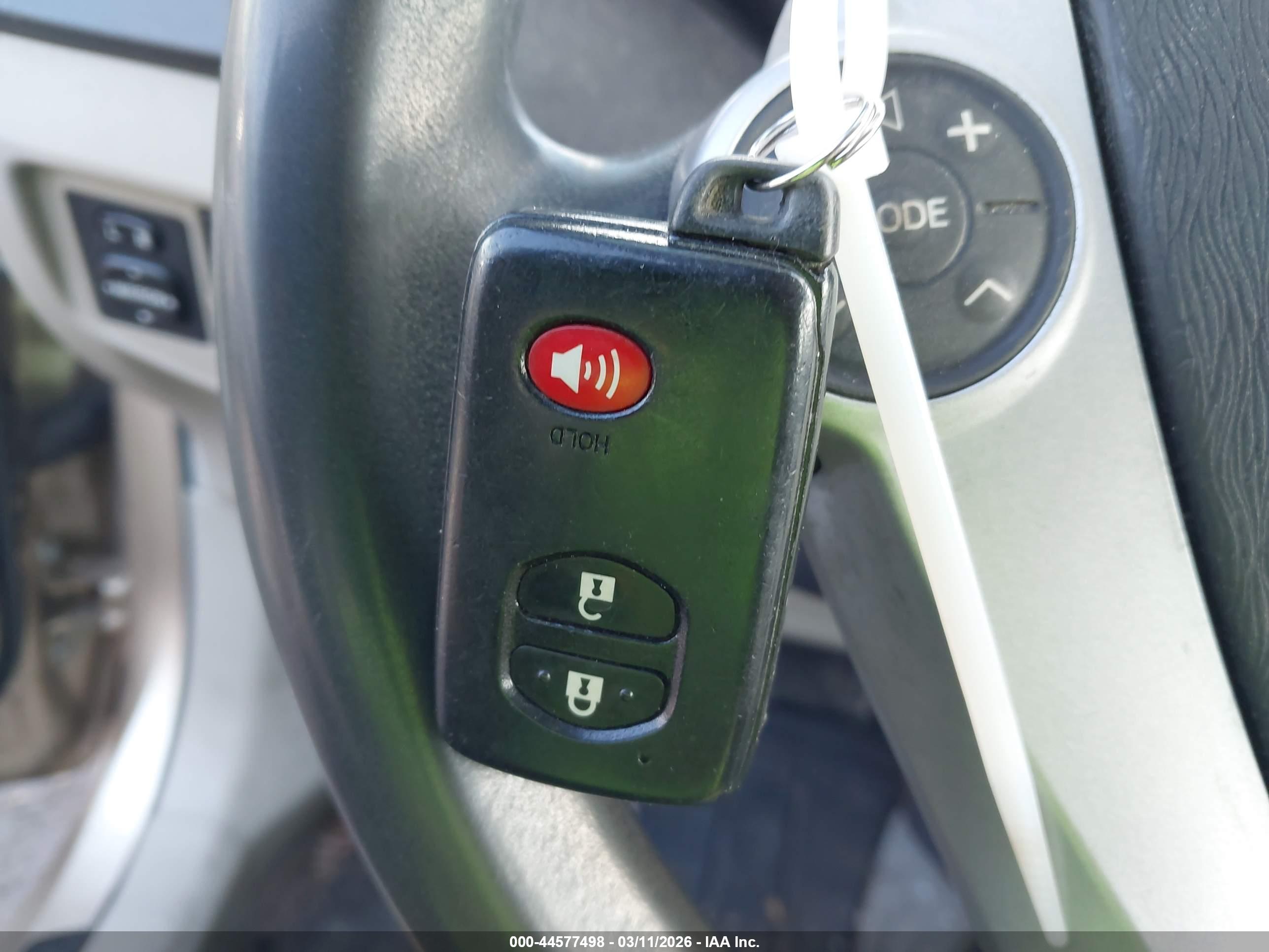 TOYOTA PRIUS image 11