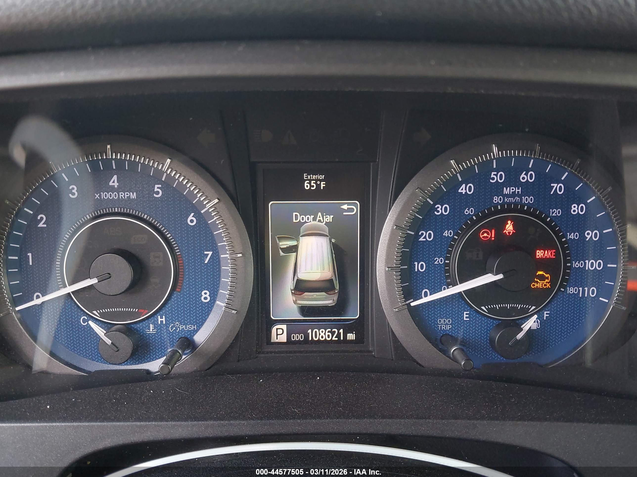 TOYOTA SIENNA image 7