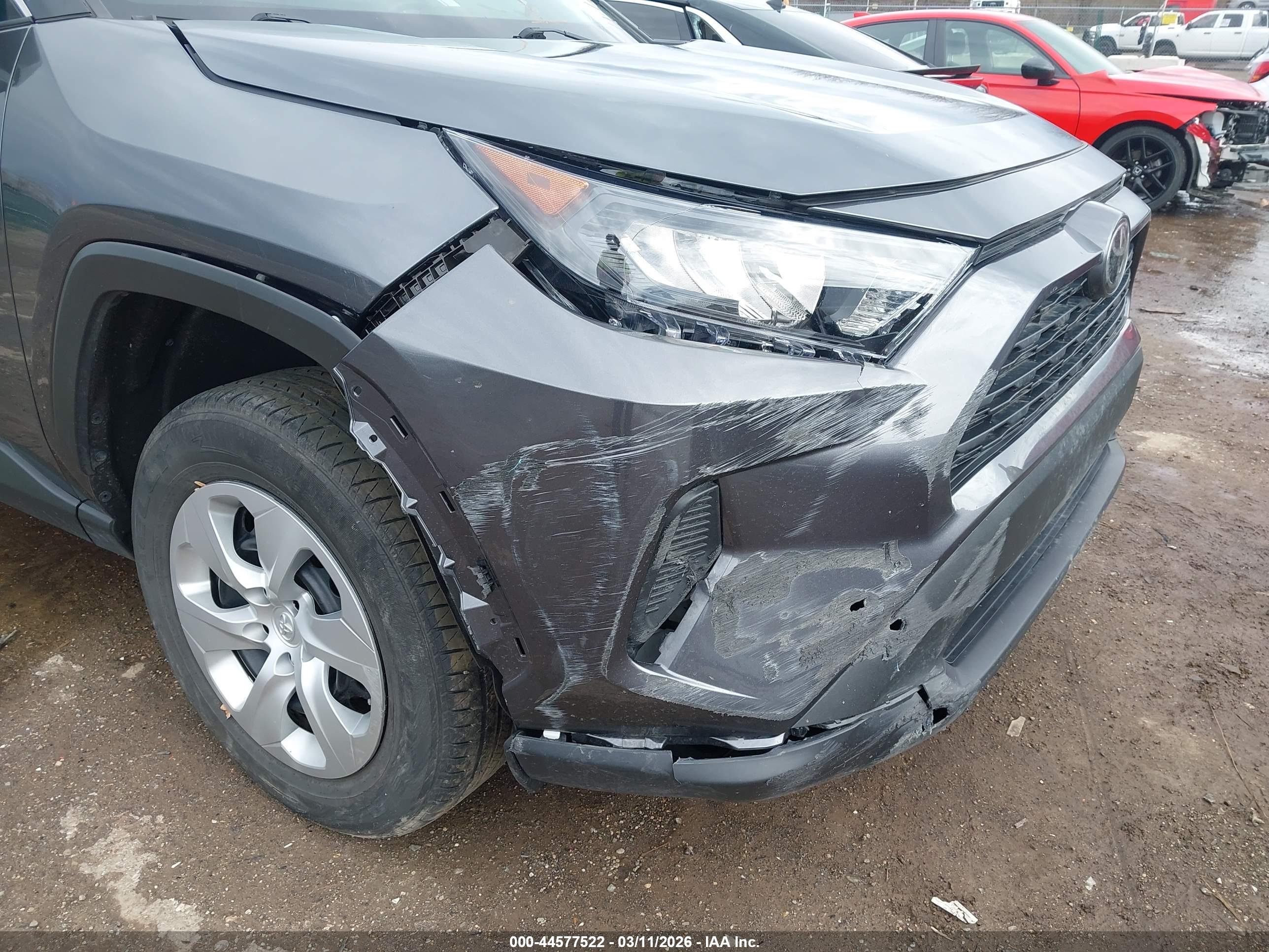 TOYOTA RAV4 image 6
