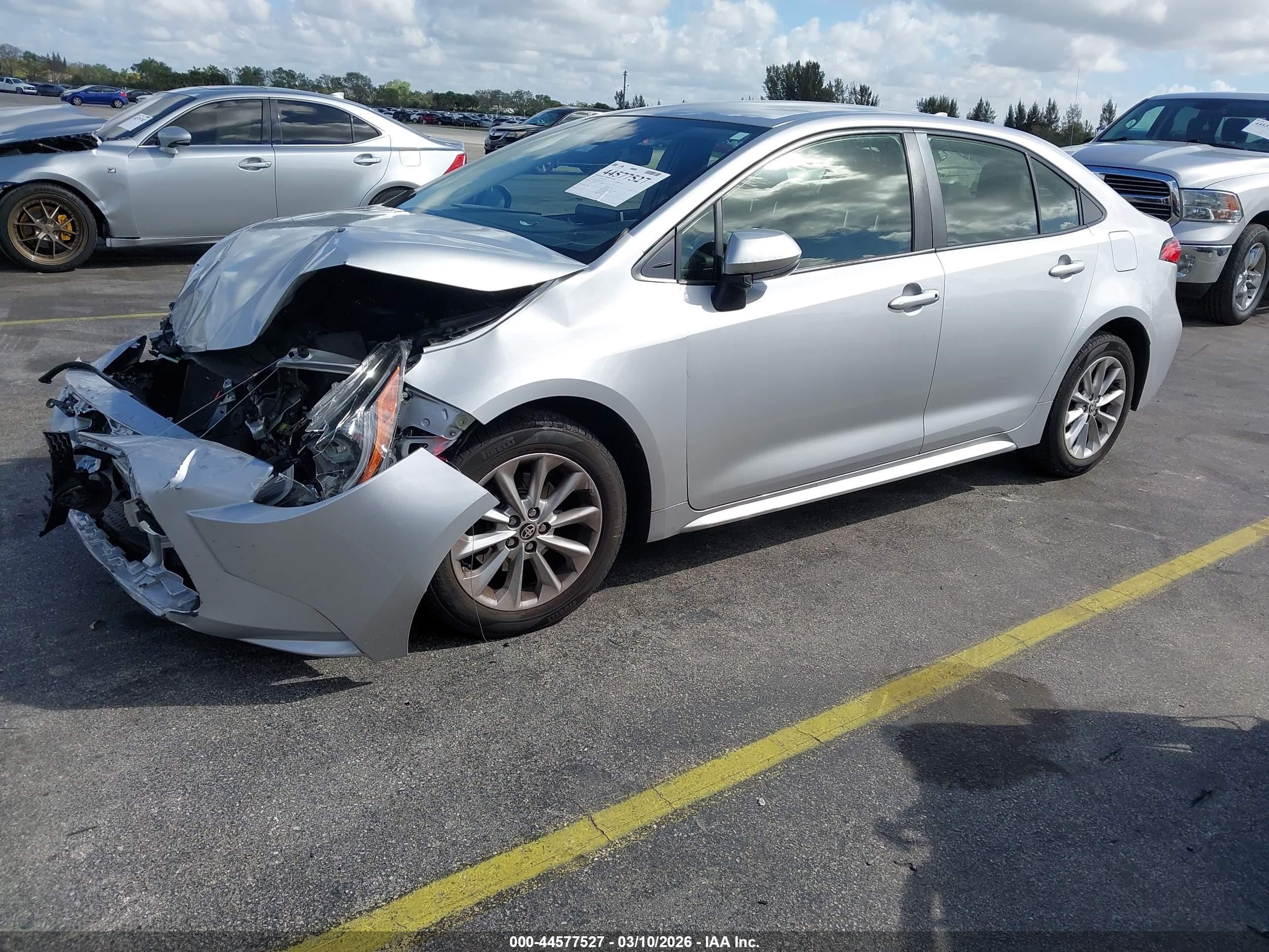 TOYOTA COROLLA image 2