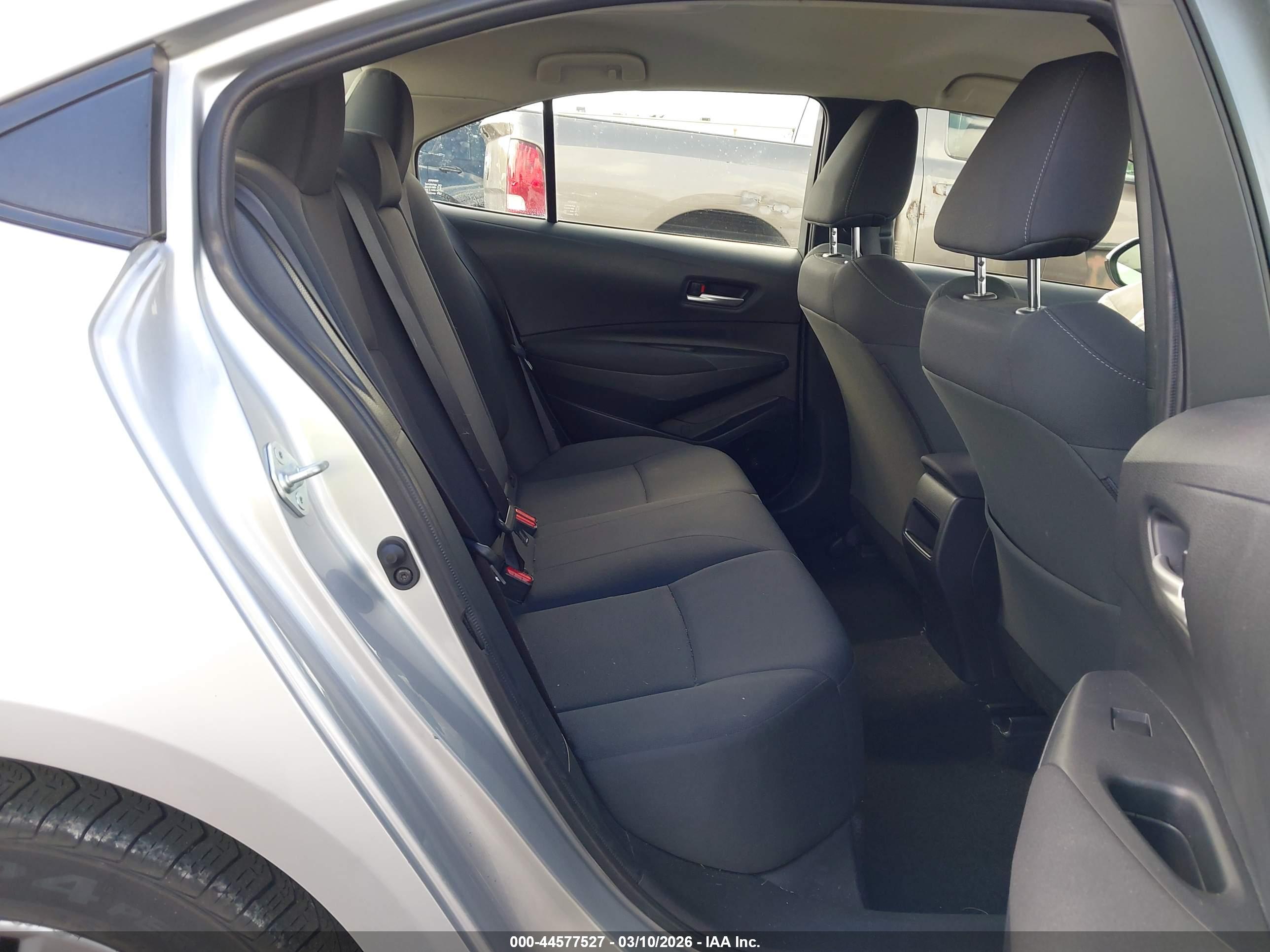 TOYOTA COROLLA image 8